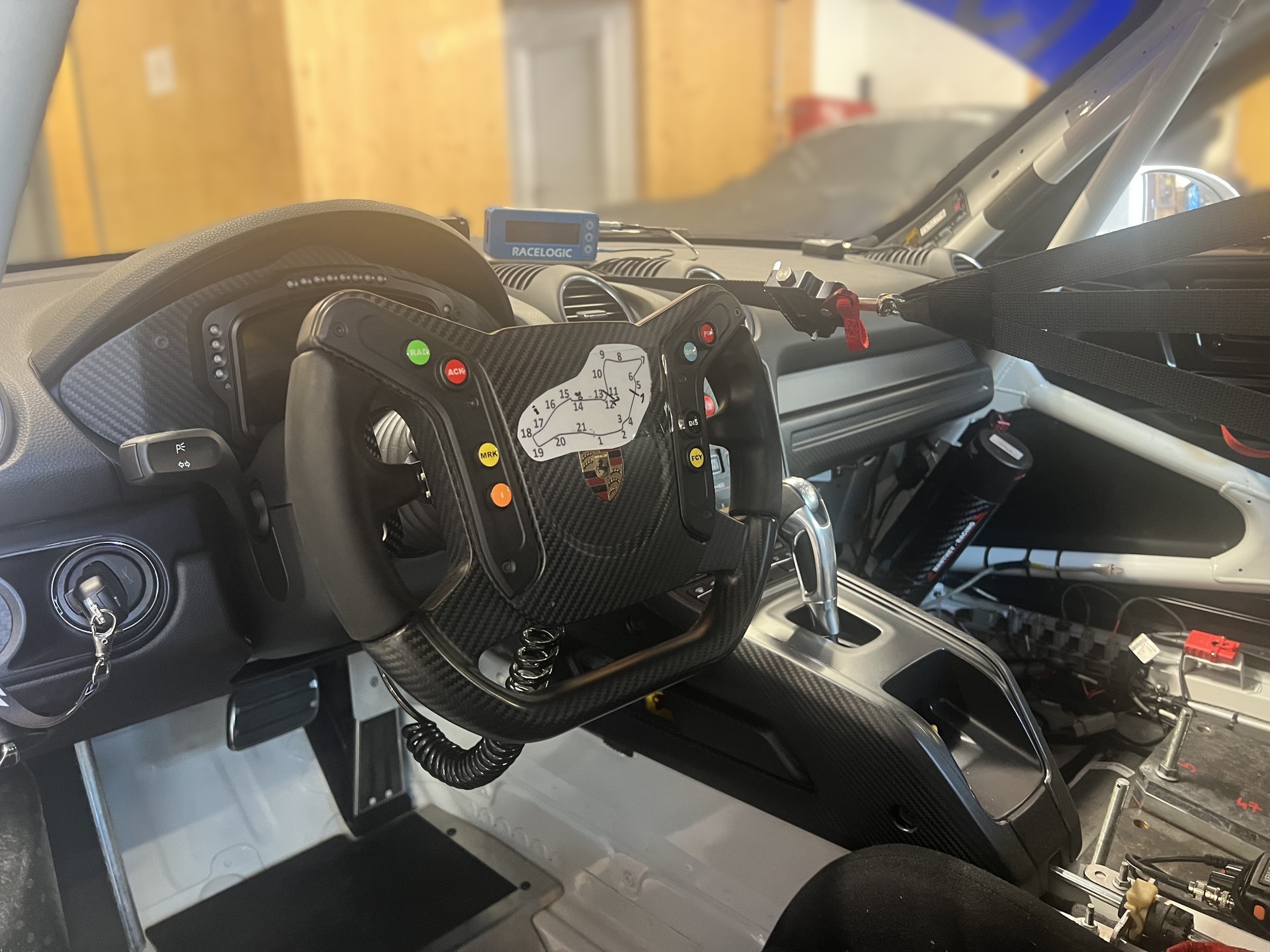 PORSCHE 718 Cayman GT4 RS ClubSport-image-7
