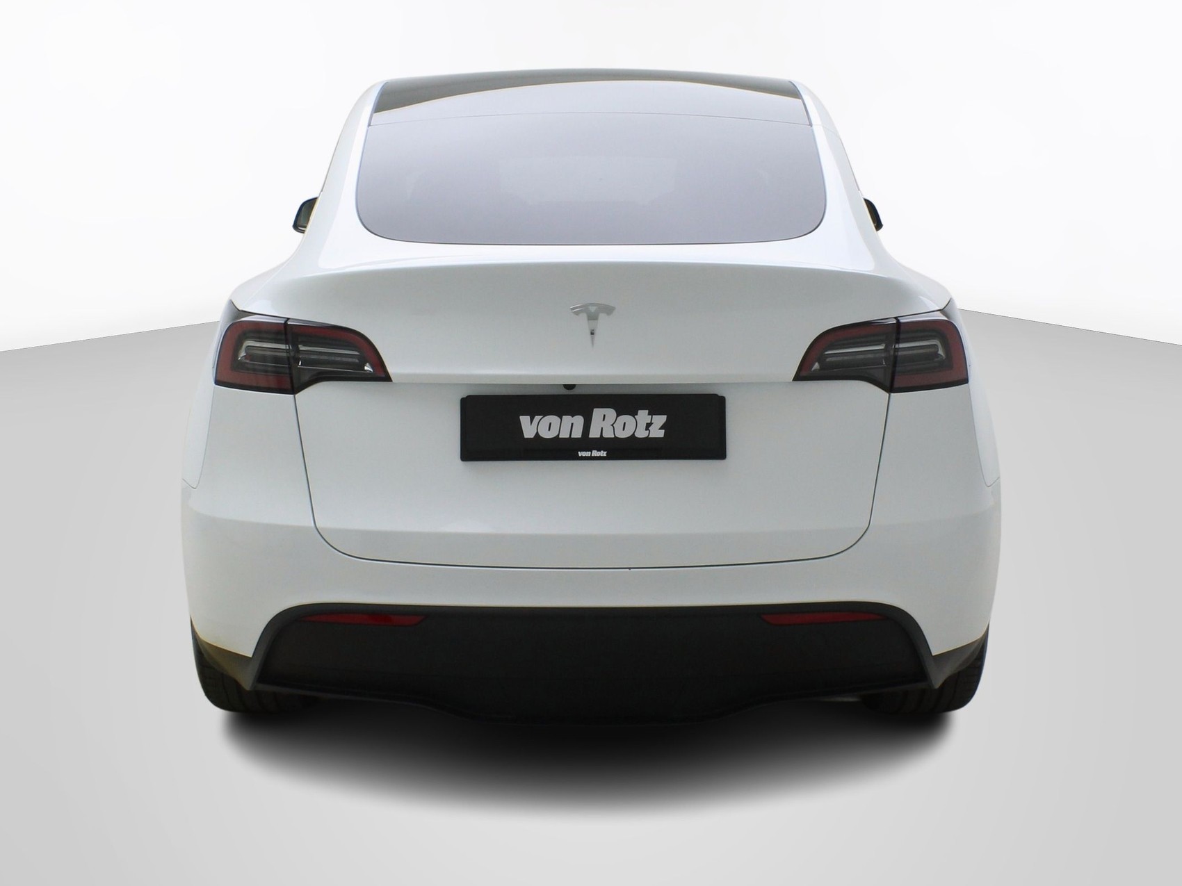 TESLA Model Y Long Range RWD-showroom-element-3