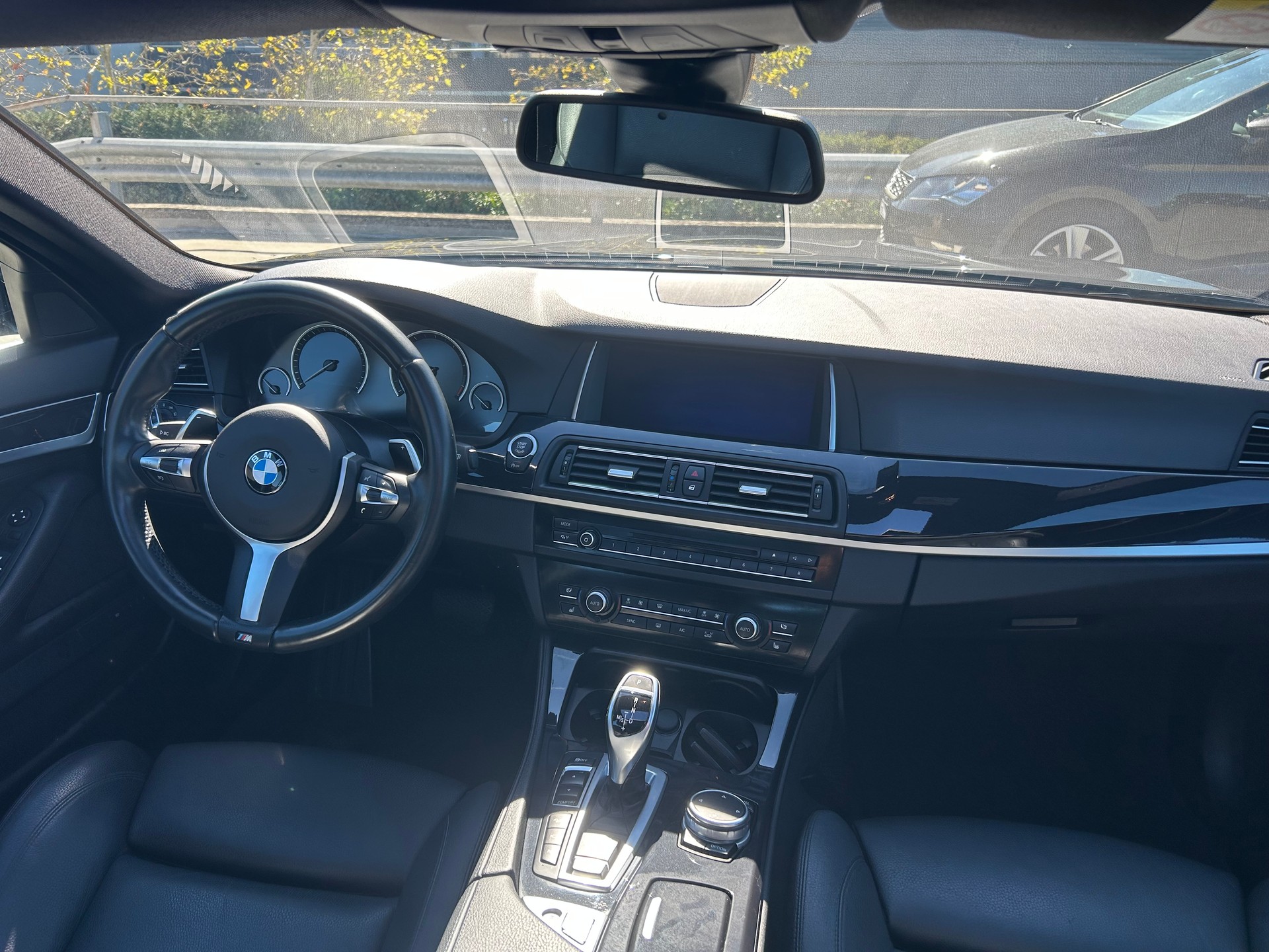 BMW 535i Touring xDrive Luxury Line Steptronic-image-9