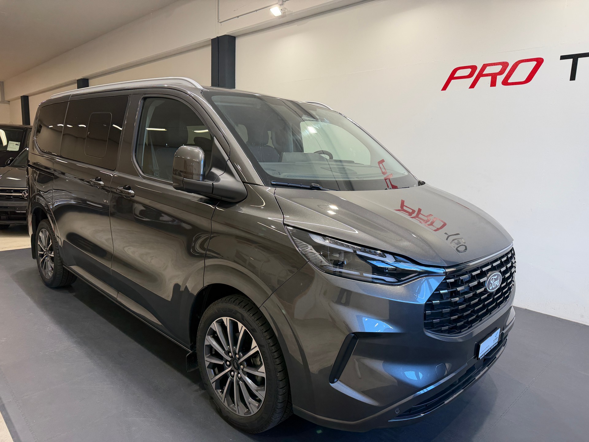 FORD Tourneo Bus 320 L1H1 TitaniumX Automat*AHK*B&O*-showroom-element-2