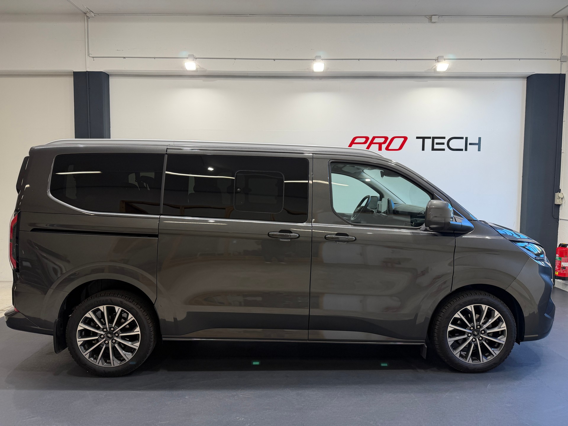 FORD Tourneo Bus 320 L1H1 TitaniumX Automat*AHK*B&O*-showroom-element-1
