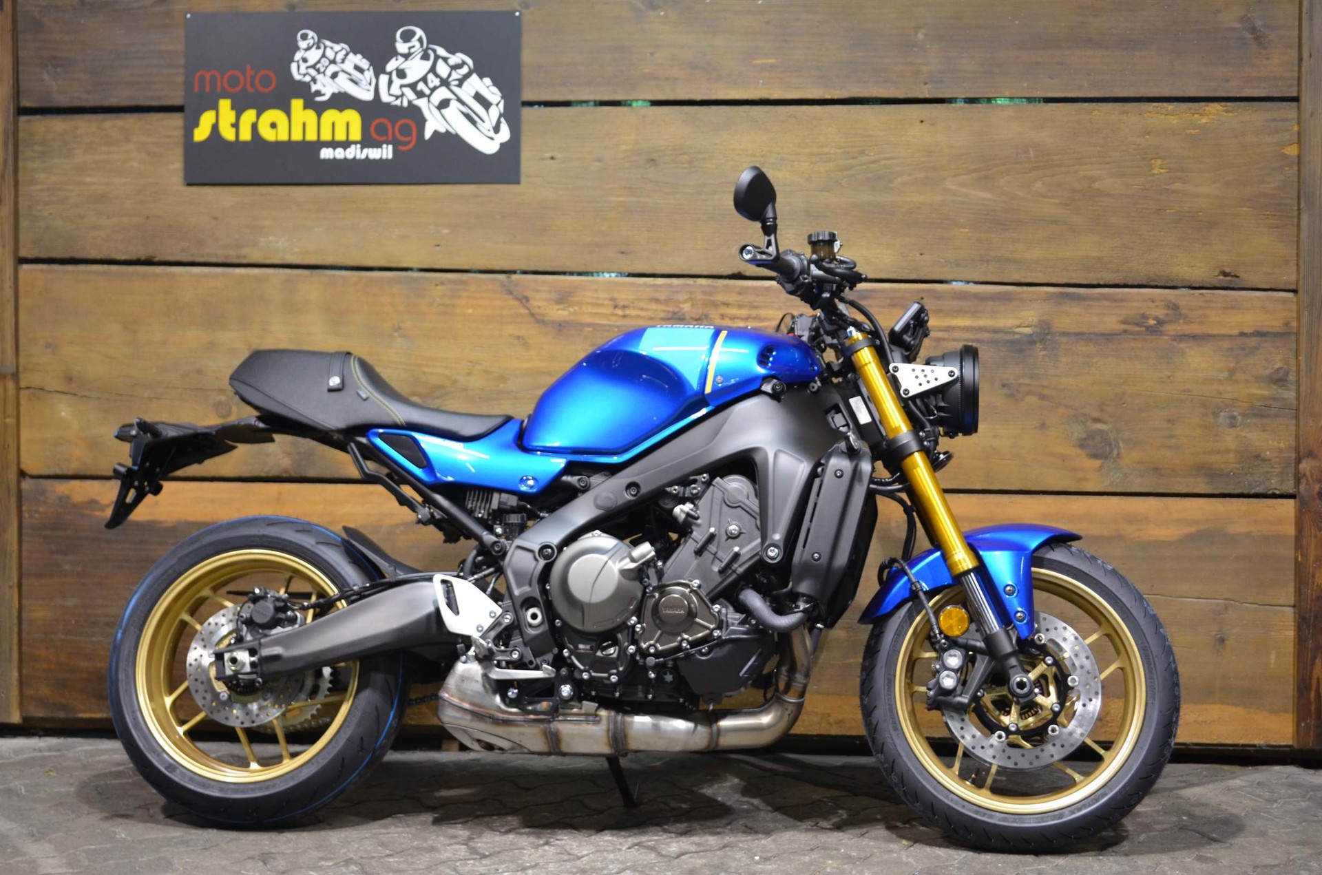 YAMAHA XSR 900 ABS-image-1