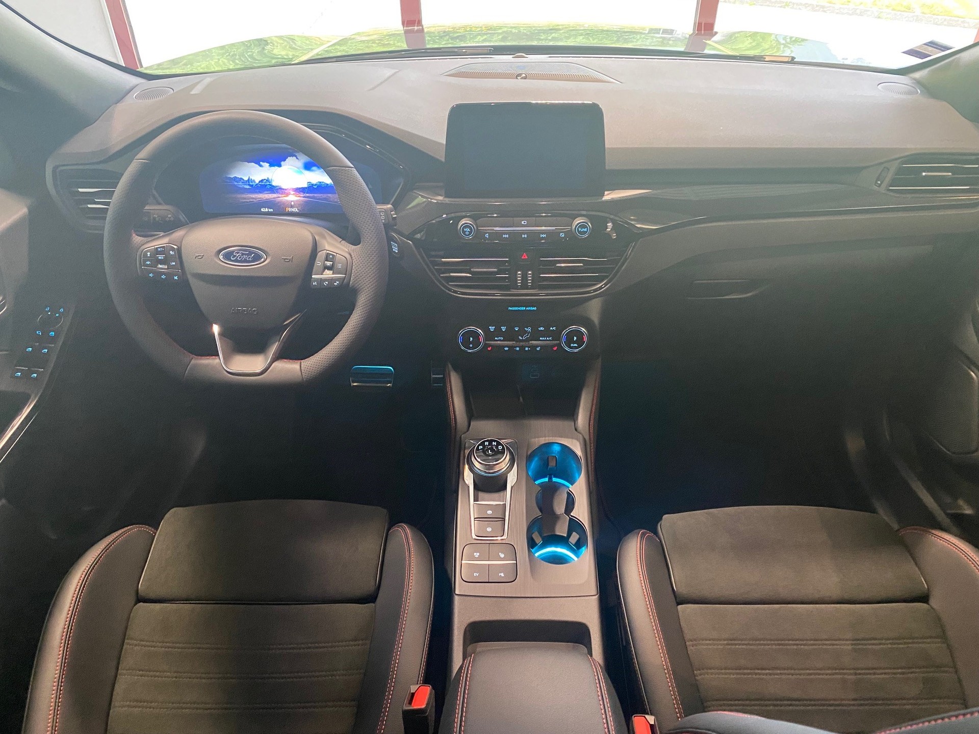 FORD Kuga 2.5 PHEV ST-Line X 2WD-image-4