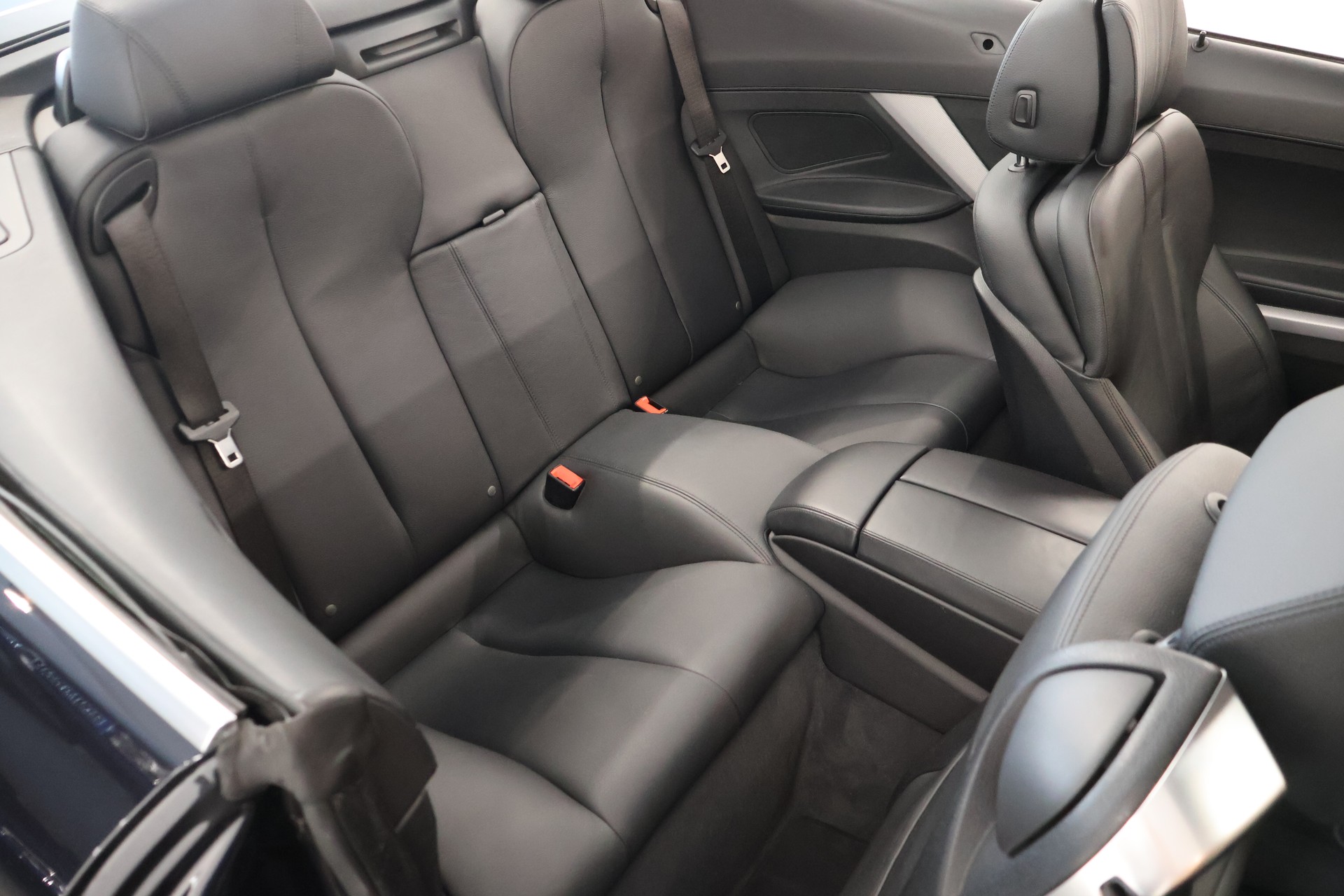 BMW 640i Cabrio xDrive M Sport Edition-image-14