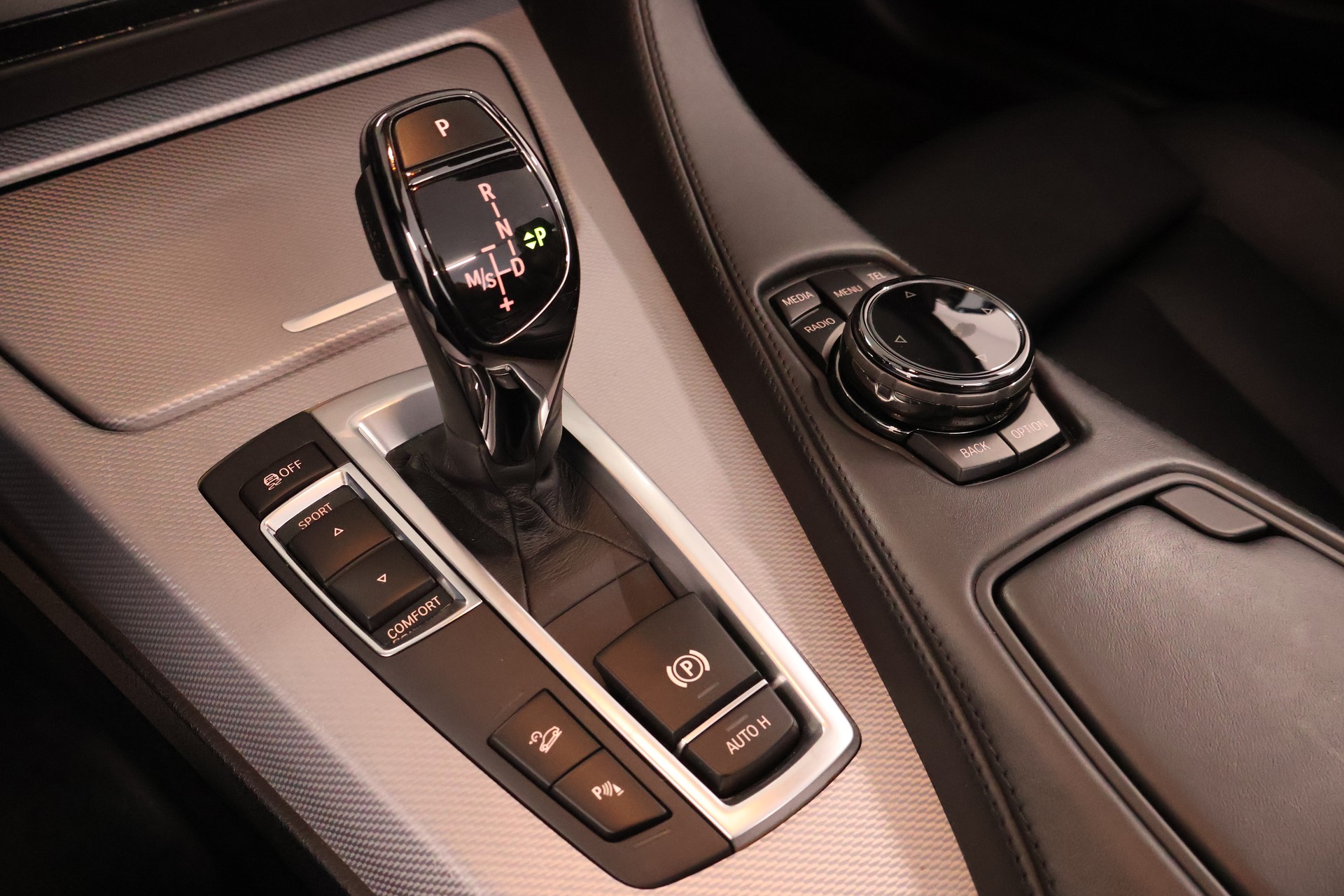 BMW 640i Cabrio xDrive M Sport Edition-image-24