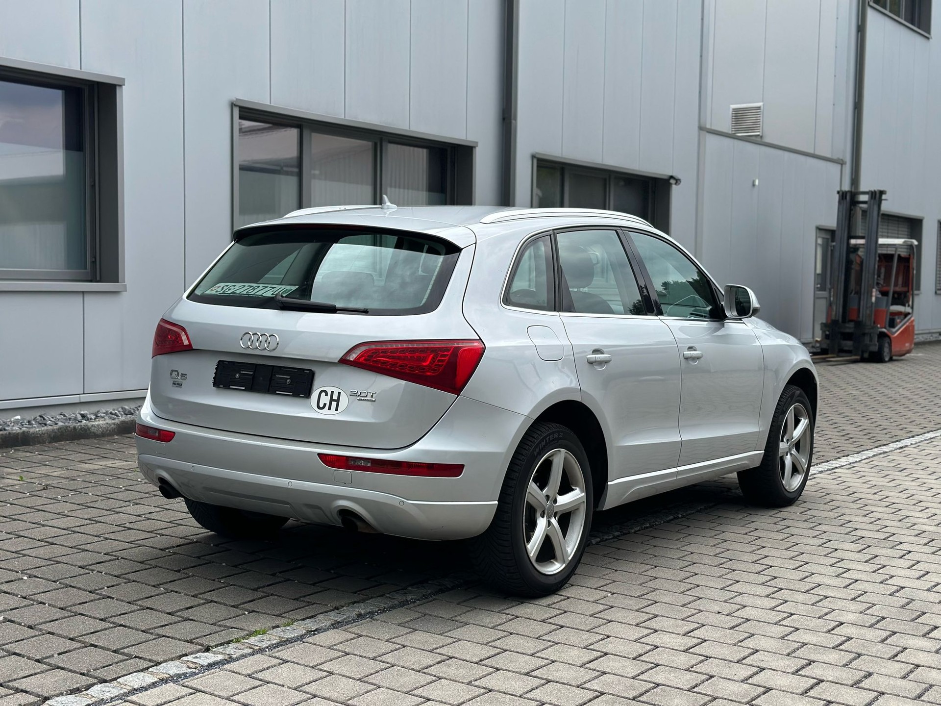 AUDI Q5 2.0 TFSI quattro S-tronic-image-3