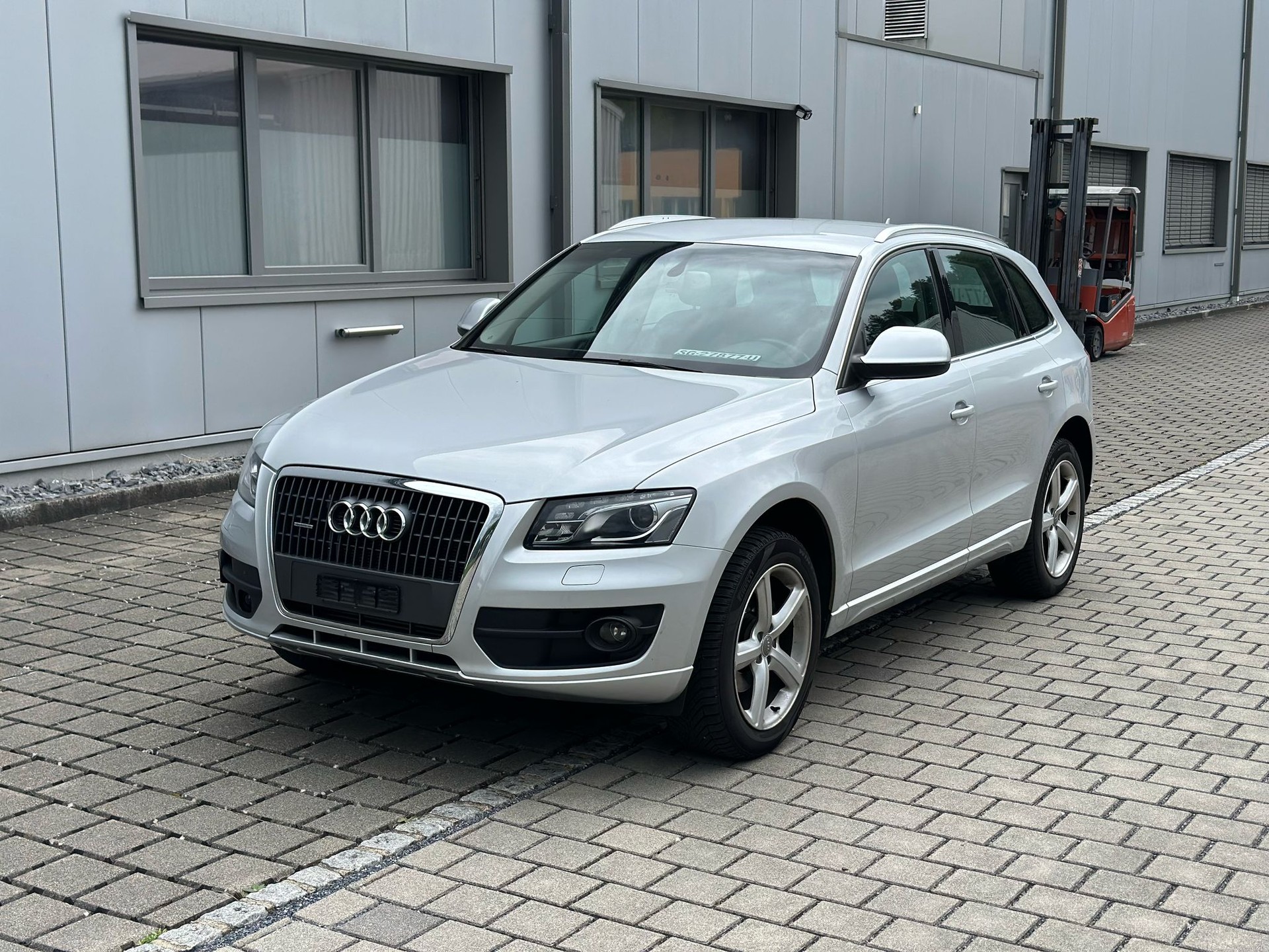 AUDI Q5 2.0 TFSI quattro S-tronic-image-11