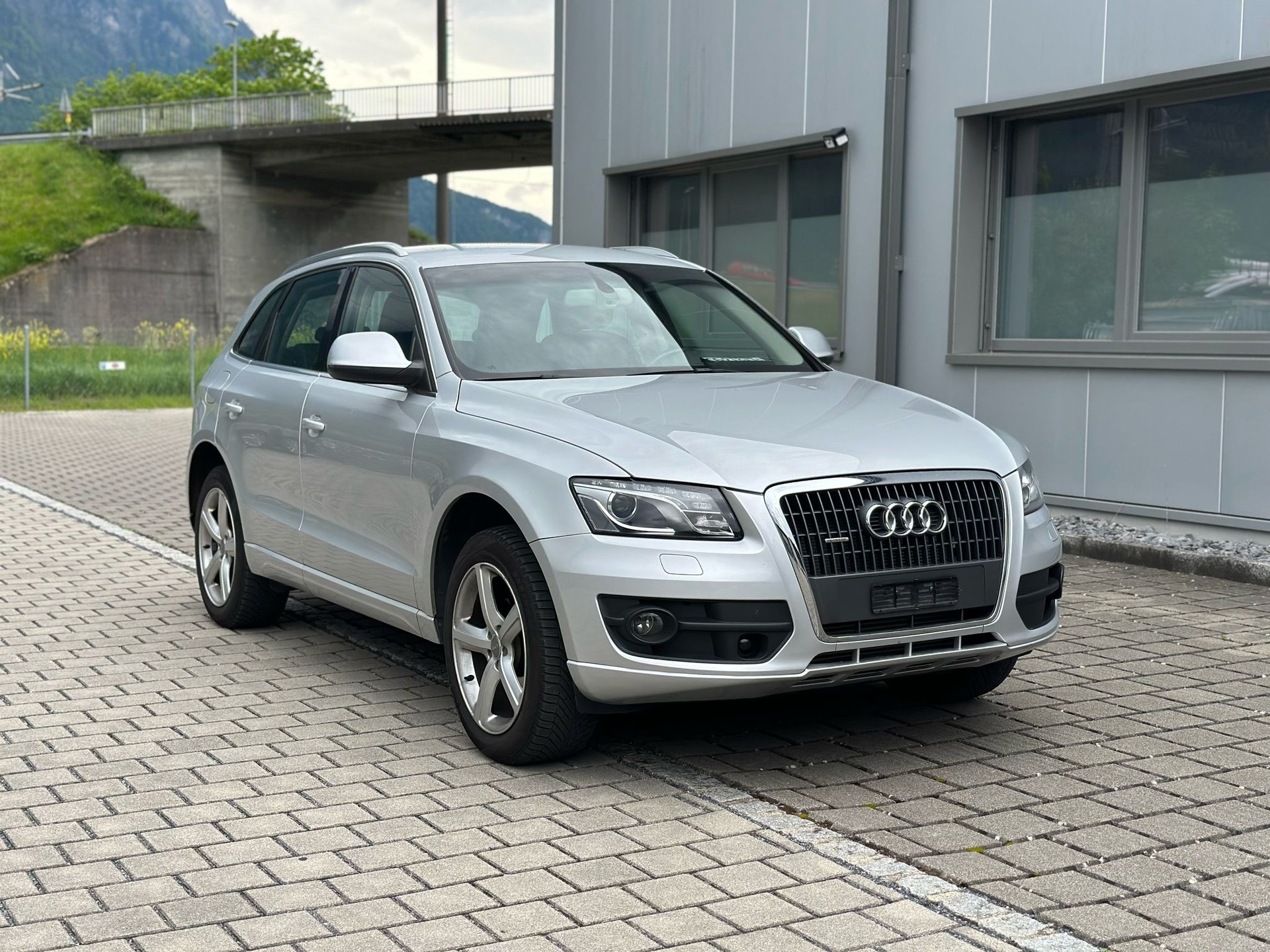 AUDI Q5 2.0 TFSI quattro S-tronic-image-5