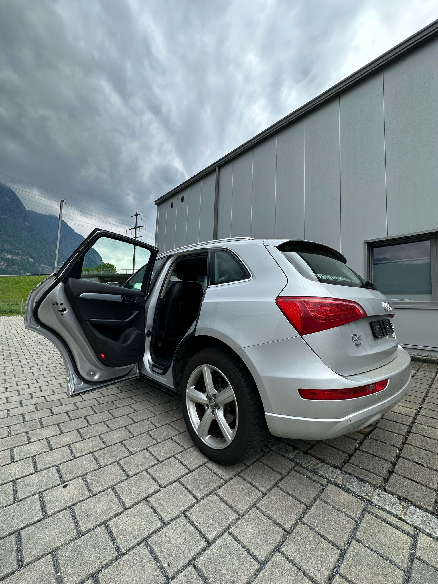 AUDI Q5 2.0 TFSI quattro S-tronic-image-14