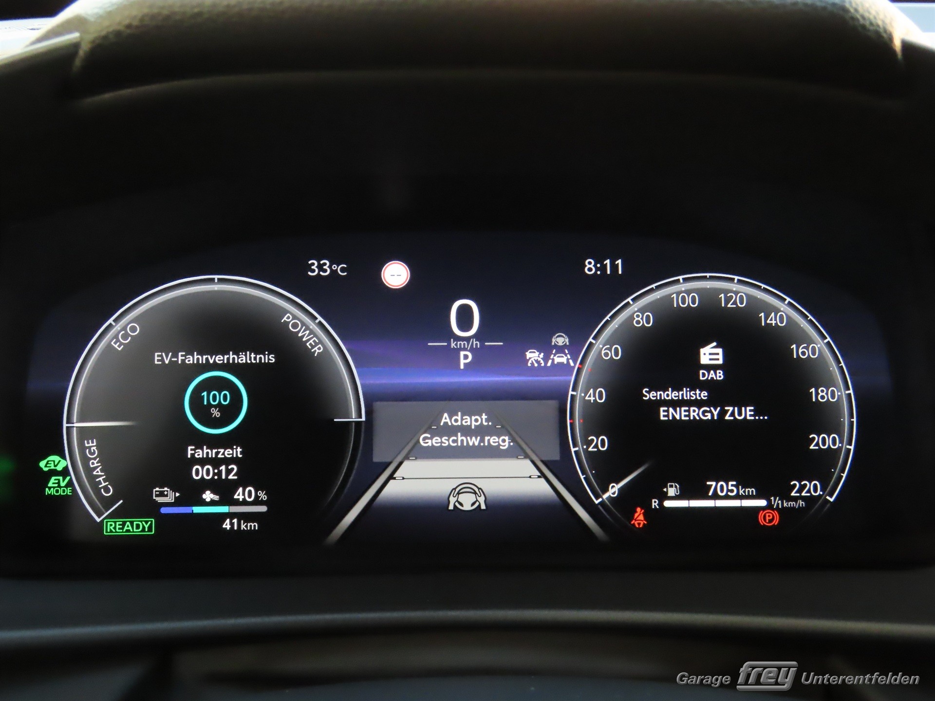 TOYOTA C-HR 2.0 PHEV CVT Swiss Edition-image-9