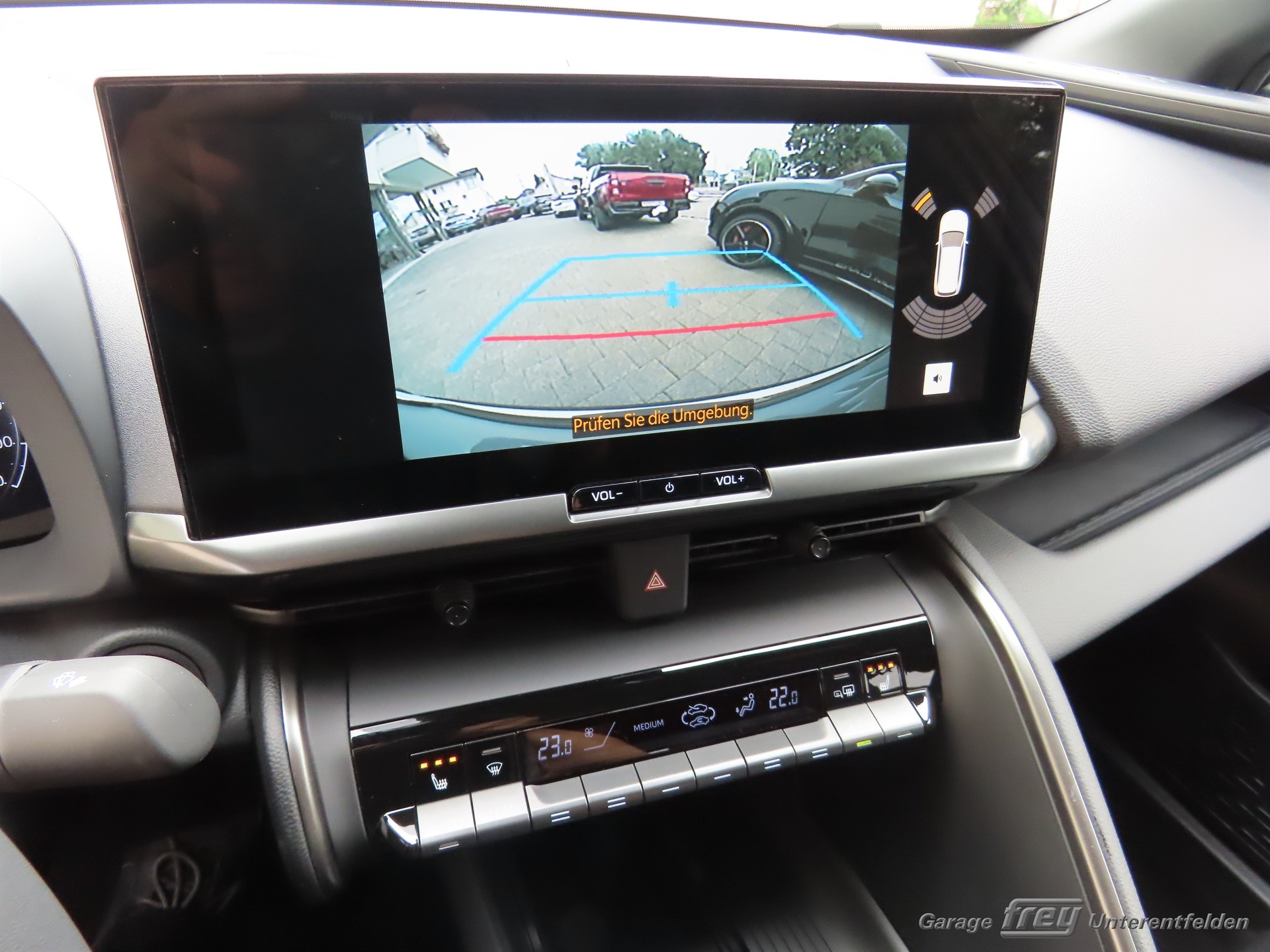 TOYOTA C-HR 2.0 PHEV CVT Swiss Edition-image-12