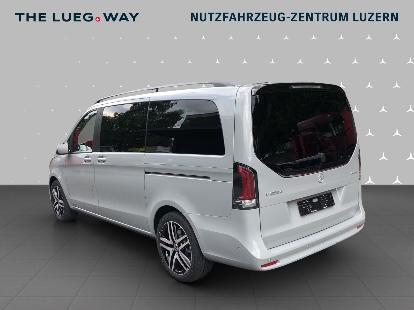 MERCEDES-BENZ V 250 d lang Style 4Matic 9G-Tronic-image-4