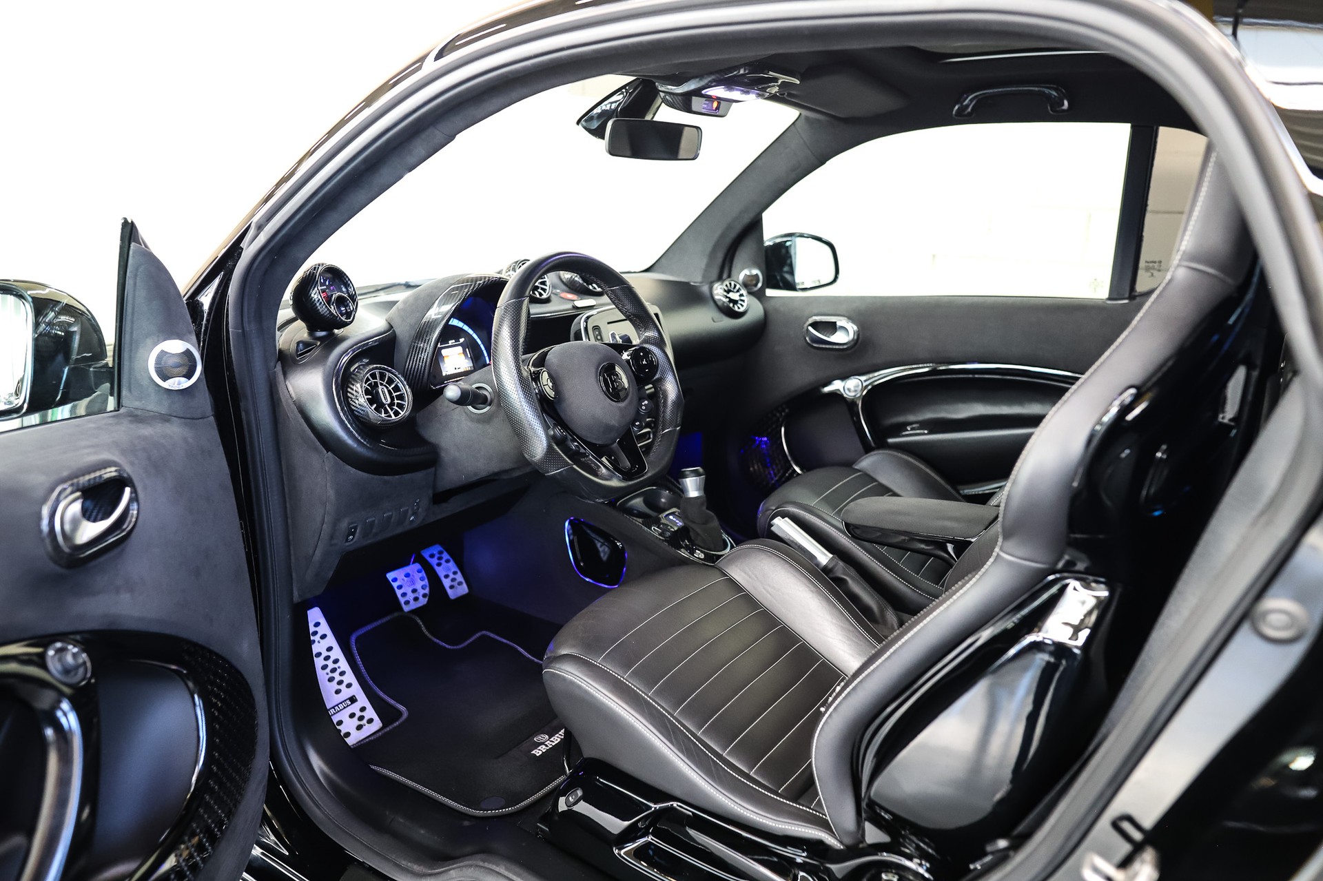 SMART fortwo 1 of 1 Breitbau Brabus R125-image-9