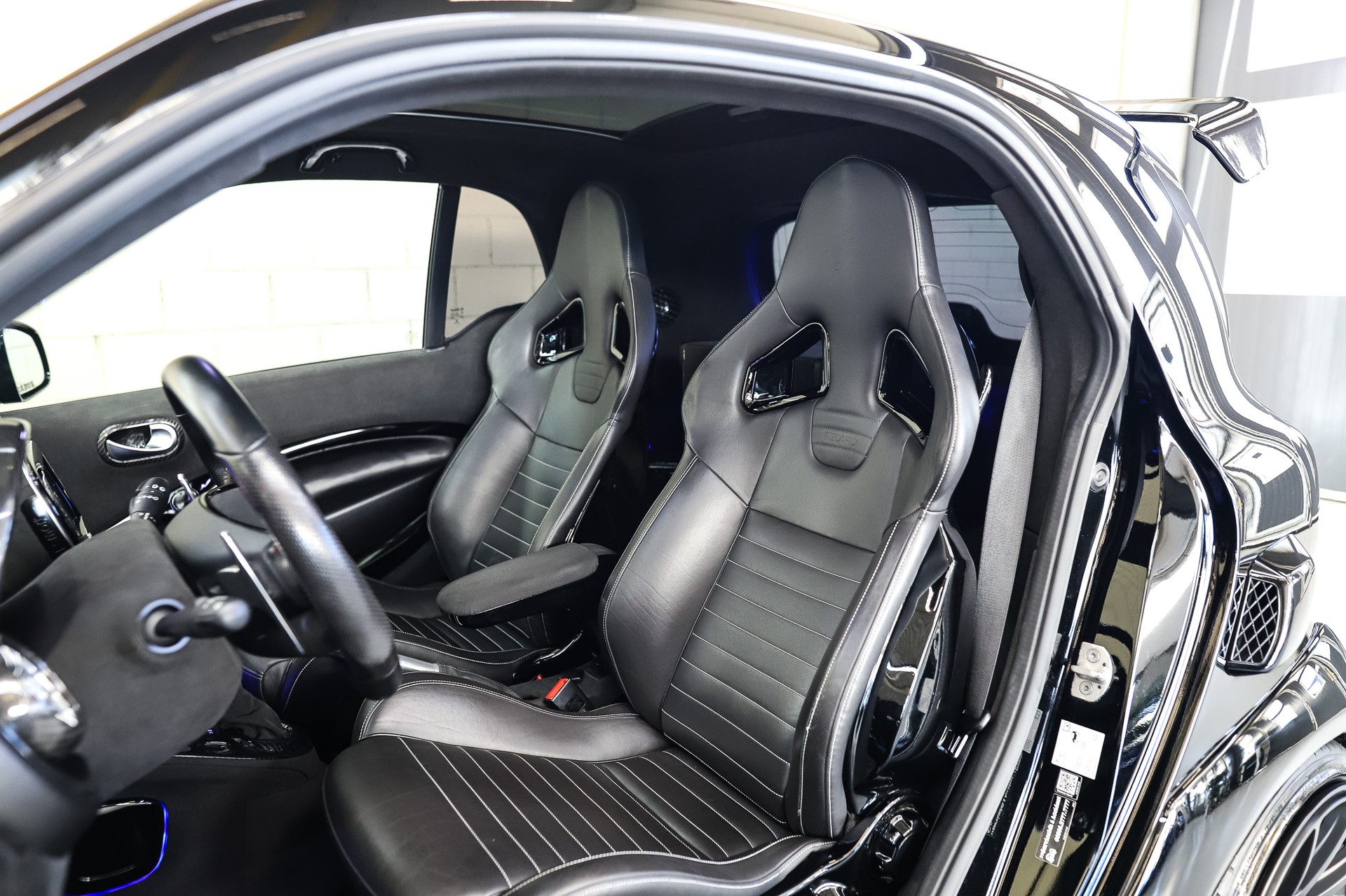 SMART fortwo 1 of 1 Breitbau Brabus R125-image-11