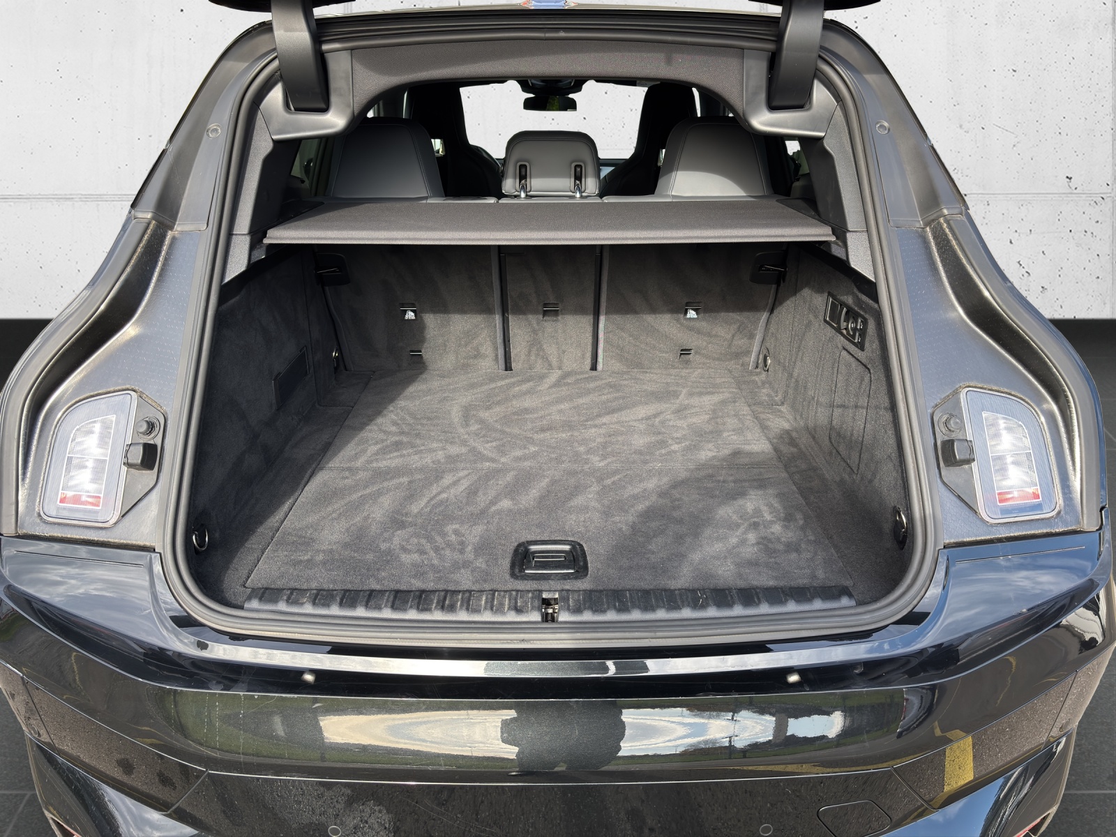 BMW iX xDrive50 mit AHK, Integral-Aktivlenkung & Winterkompletträder-image-6