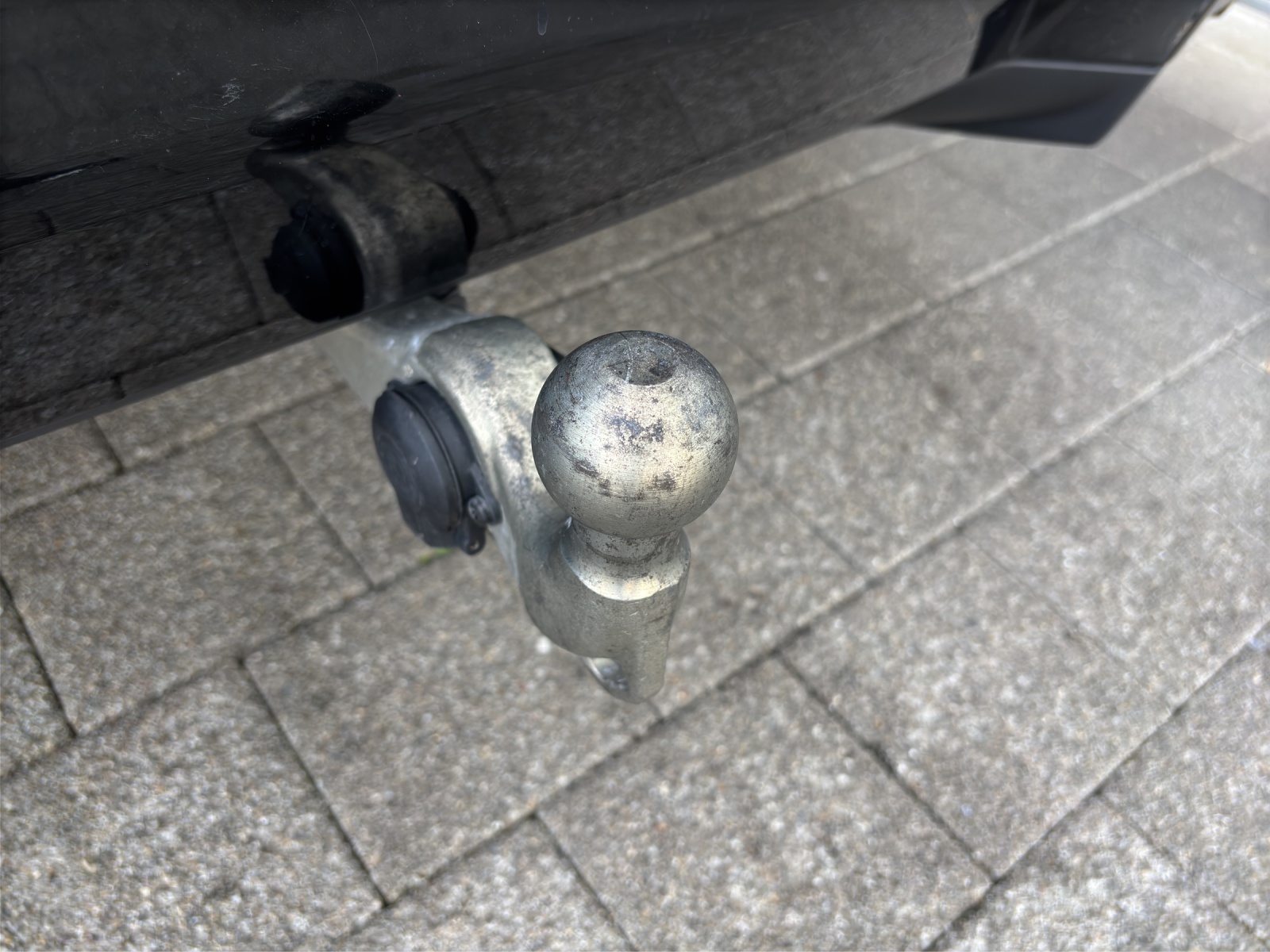 BMW iX xDrive50 mit AHK, Integral-Aktivlenkung & Winterkompletträder-image-8