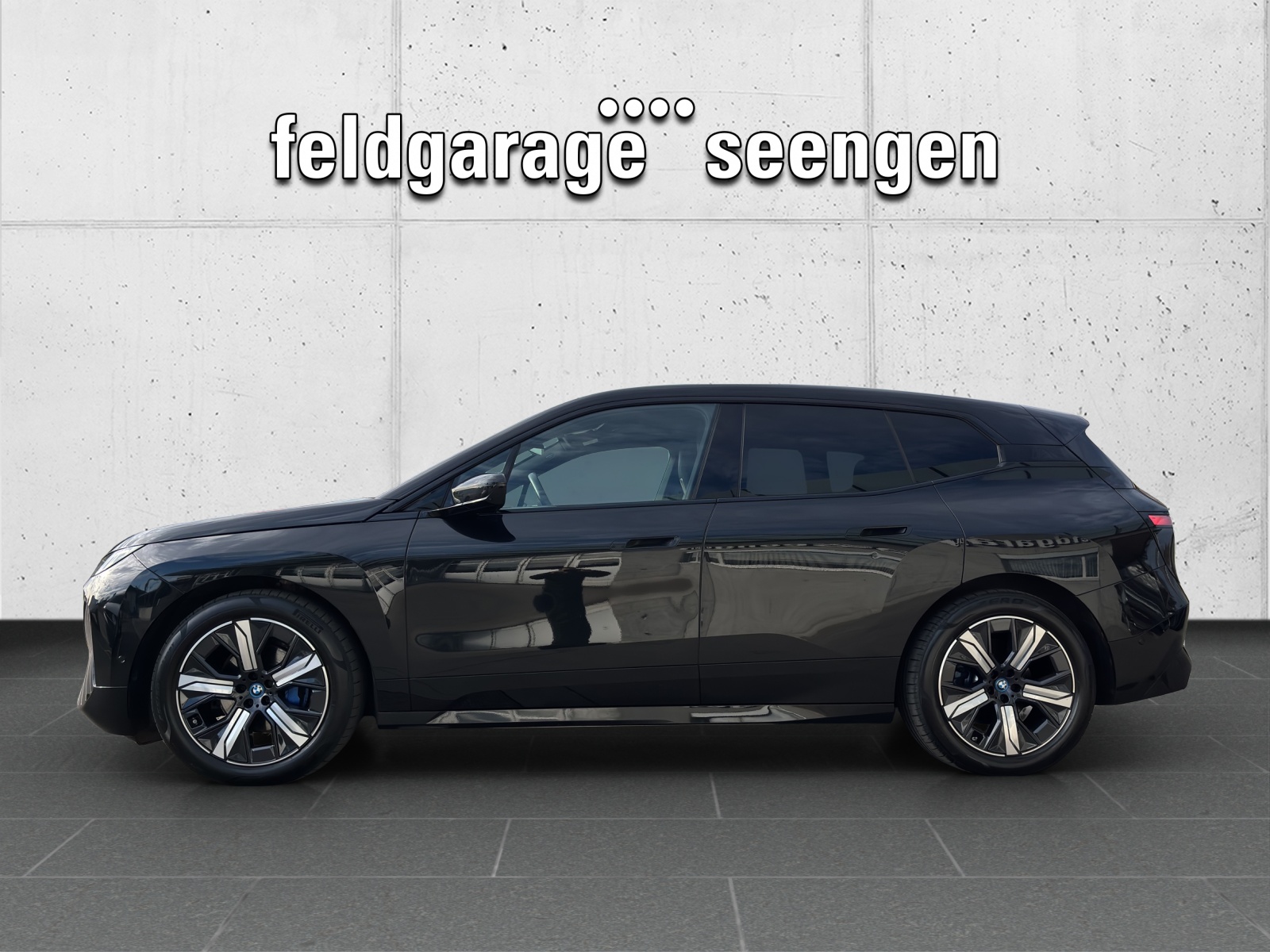 BMW iX xDrive50 mit AHK, Integral-Aktivlenkung & Winterkompletträder-showroom-element-1