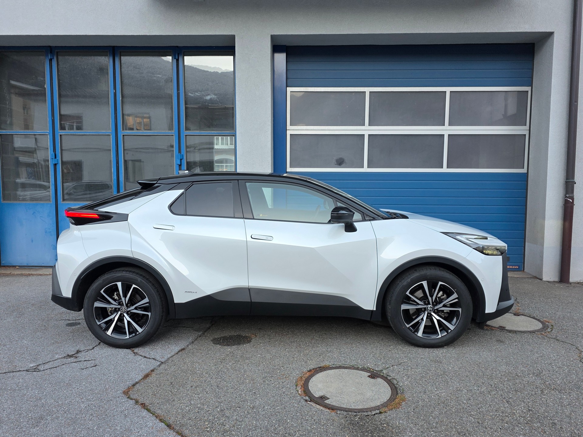 TOYOTA C-HR 2.0 HSD CVT Trend 4WD-image-8