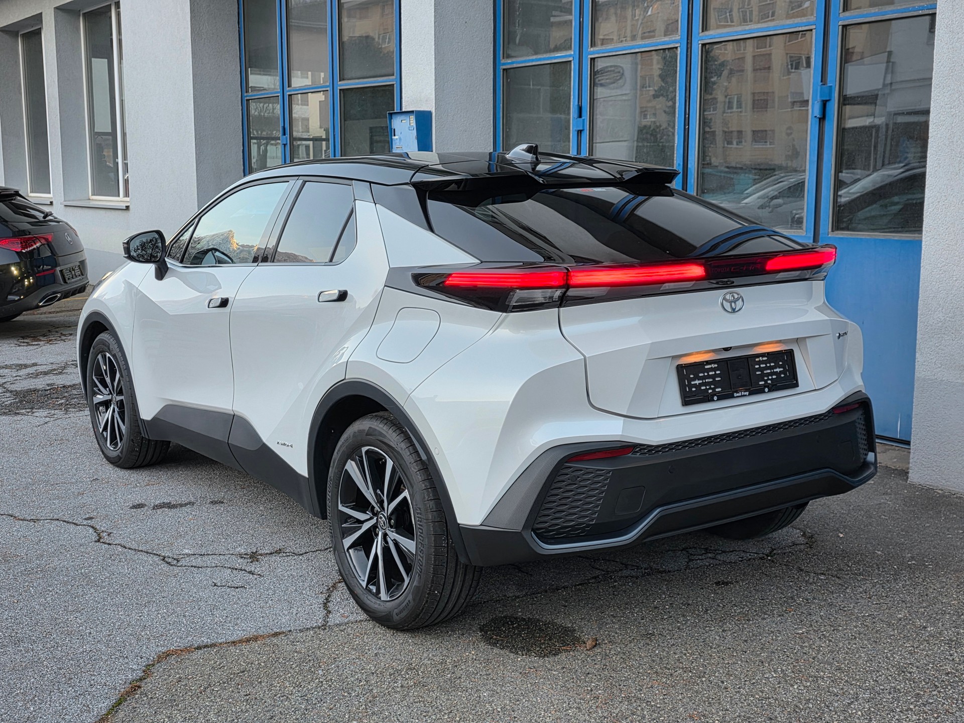 TOYOTA C-HR 2.0 HSD CVT Trend 4WD-showroom-element-3
