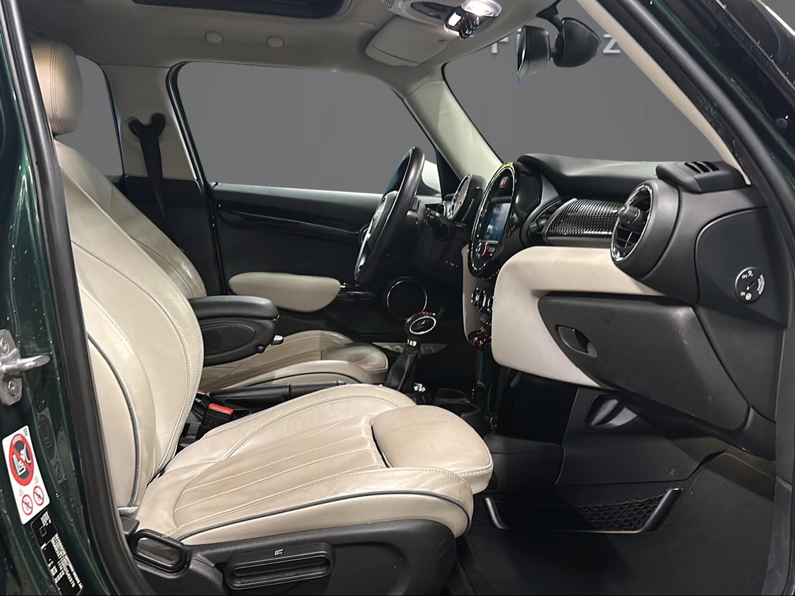 MINI Cooper S Steptronic-image-9