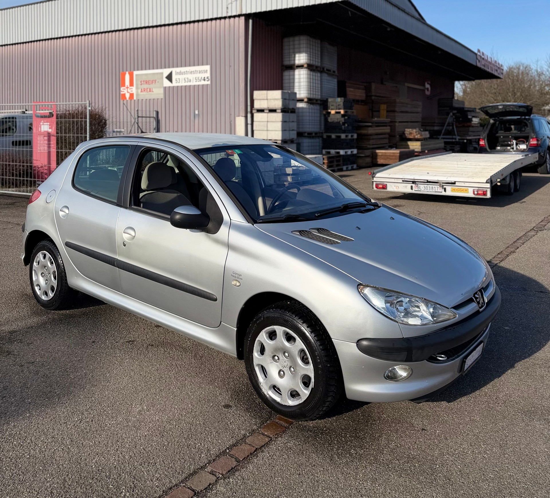 PEUGEOT 206 1.6 16V (XT) Premium-image-3