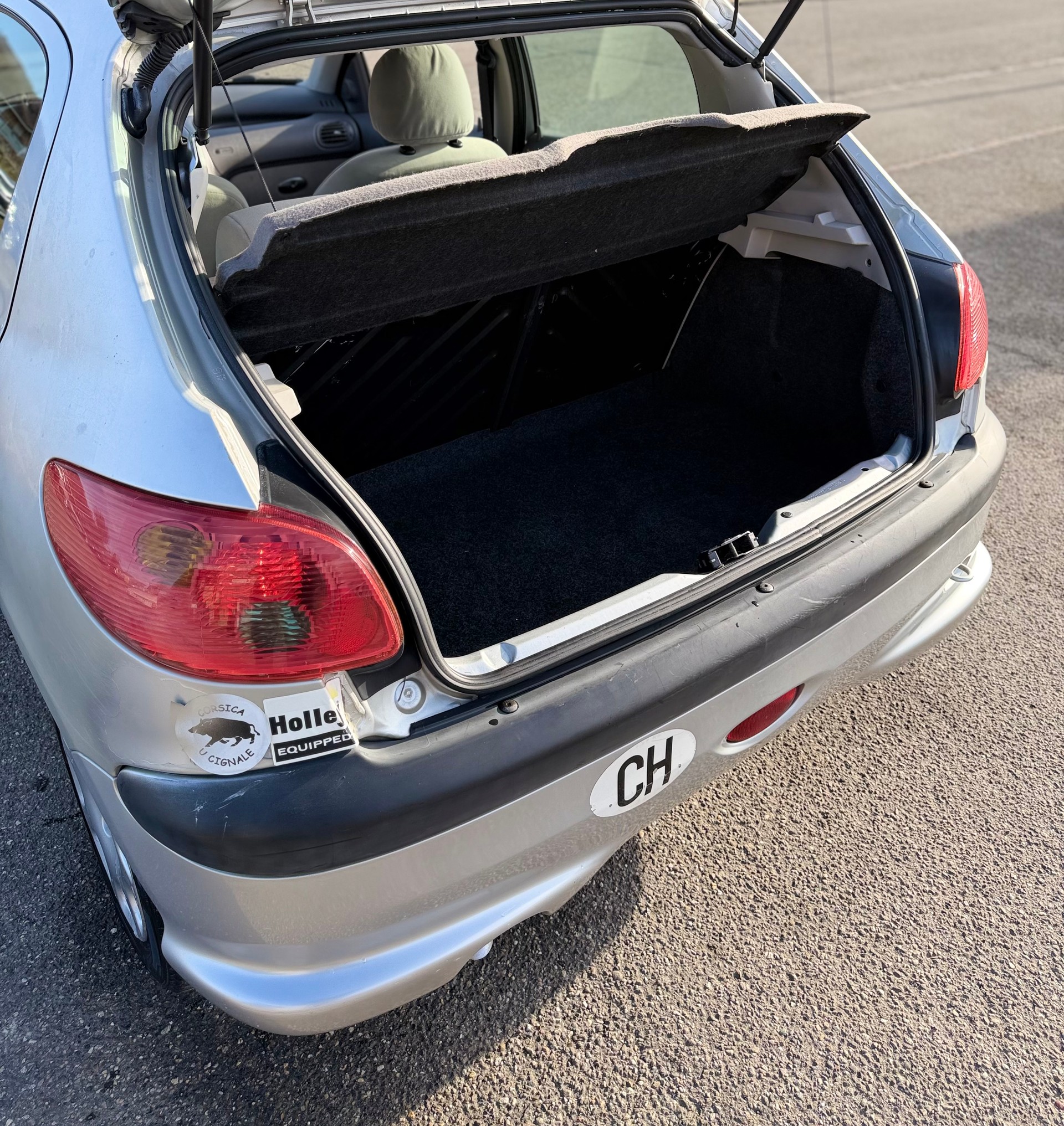 PEUGEOT 206 1.6 16V (XT) Premium-image-14