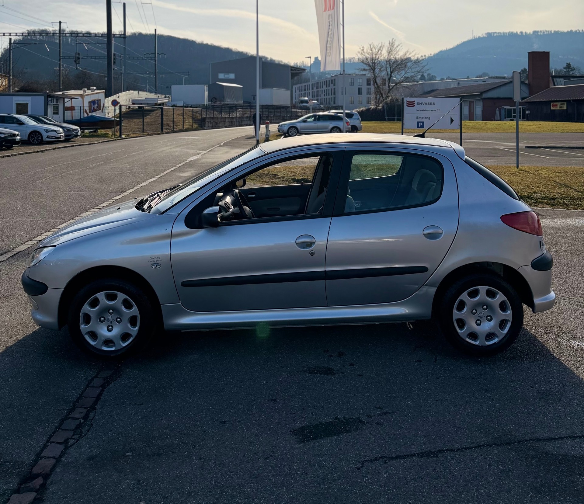 PEUGEOT 206 1.6 16V (XT) Premium-image-8