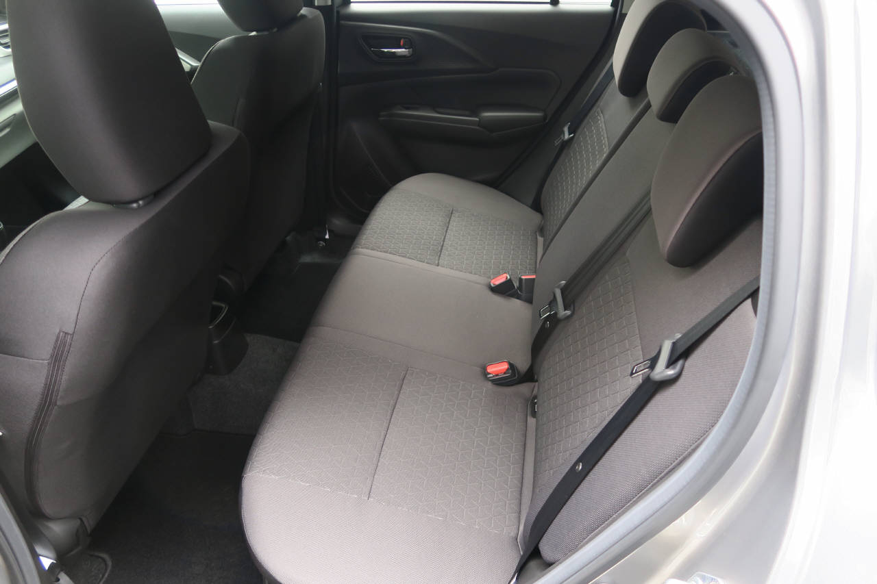 SUZUKI Swift 1.2 Sakura Top Hybrid 4x4-image-14