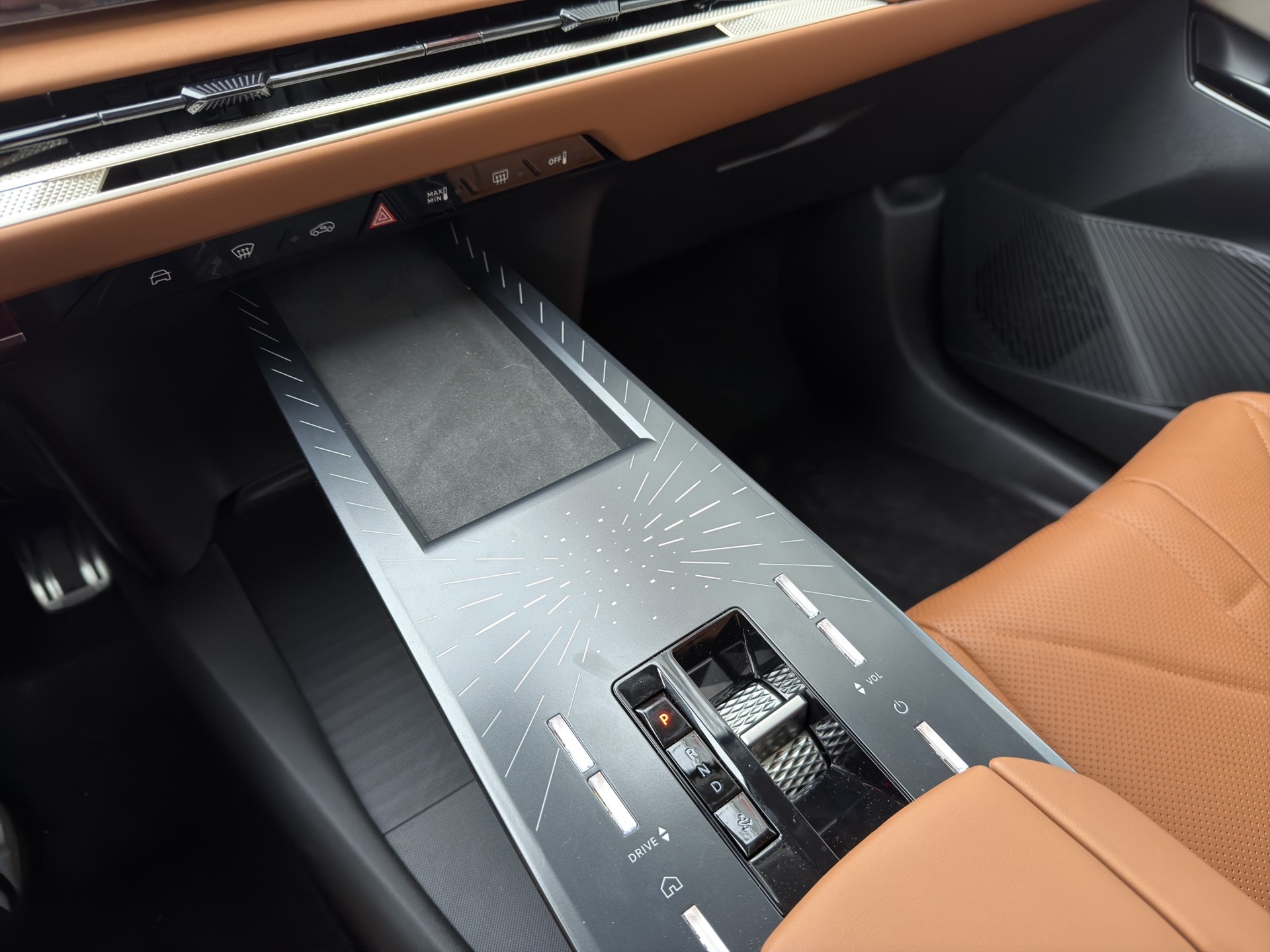 DS AUTOMOBILES DS8 E-Tense Etoile LR 4x4-image-9