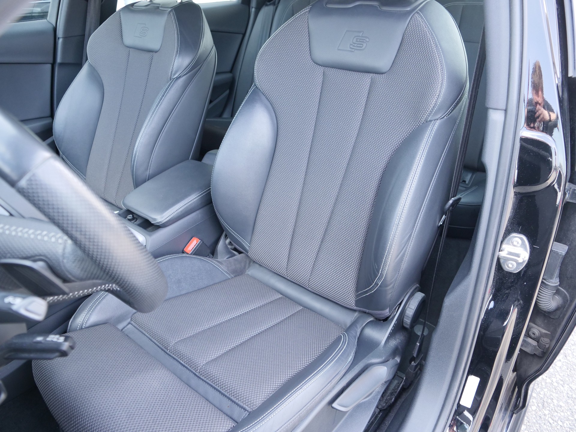 AUDI A4 Avant 2.0 TDI S-Line Quattro S-Tronic-image-7
