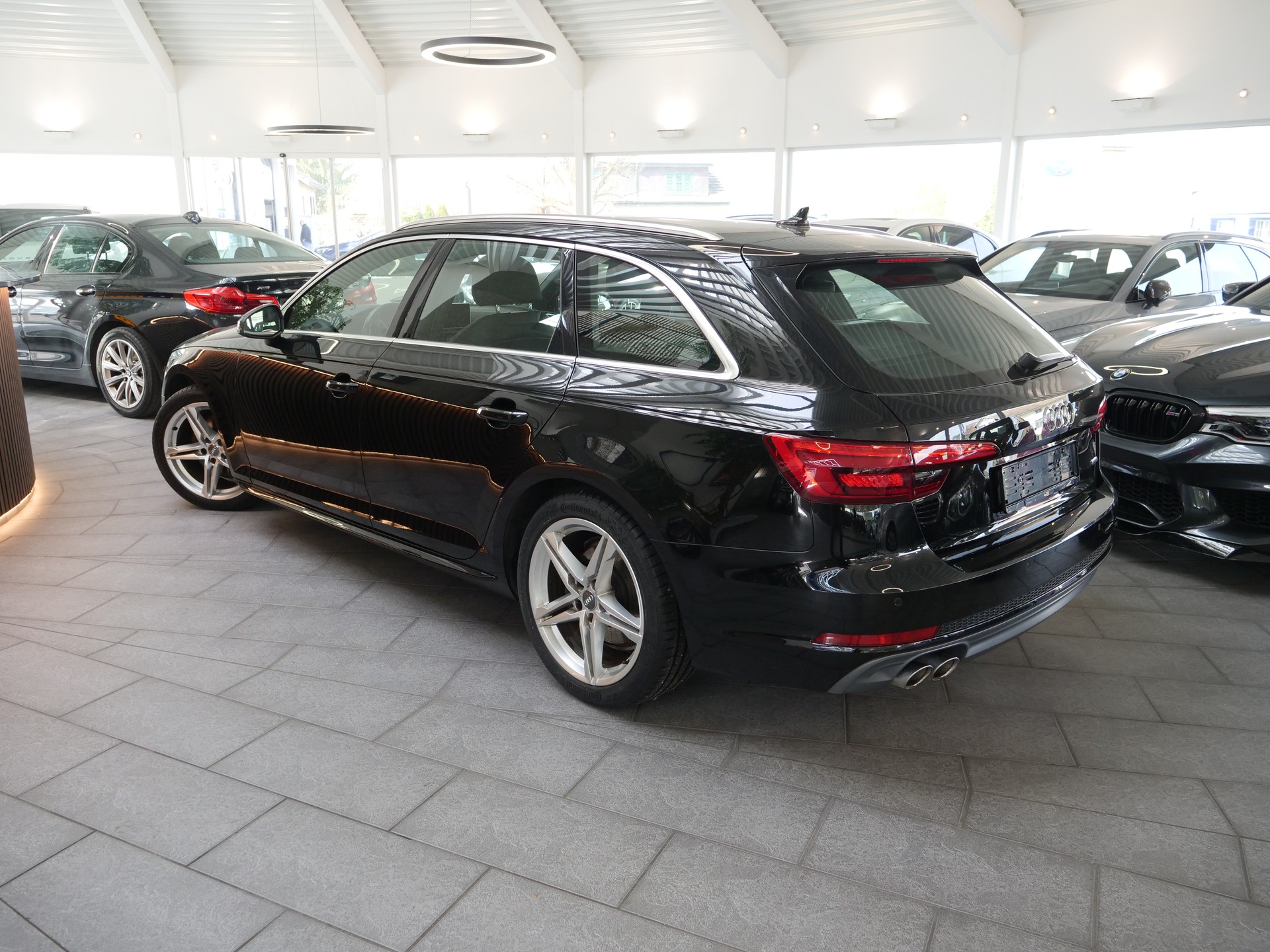 AUDI A4 Avant 2.0 TDI S-Line Quattro S-Tronic-showroom-element-3