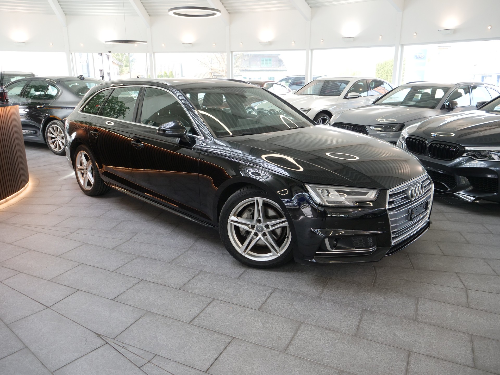 AUDI A4 Avant 2.0 TDI S-Line Quattro S-Tronic-showroom-element-2