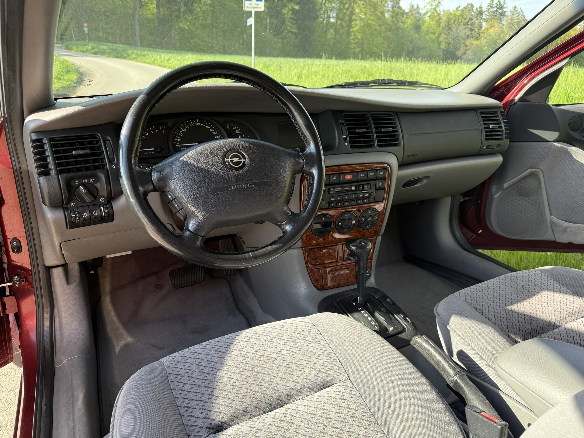 OPEL VECTRA CDX-image-10