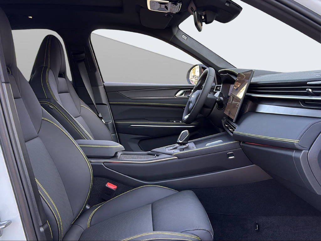 LYNK & CO 01 1.5 PHEV More-image-15
