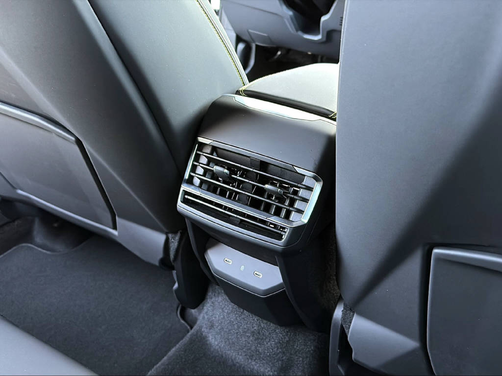 LYNK & CO 01 1.5 PHEV More-image-19