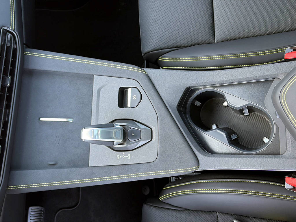 LYNK & CO 01 1.5 PHEV More-image-20