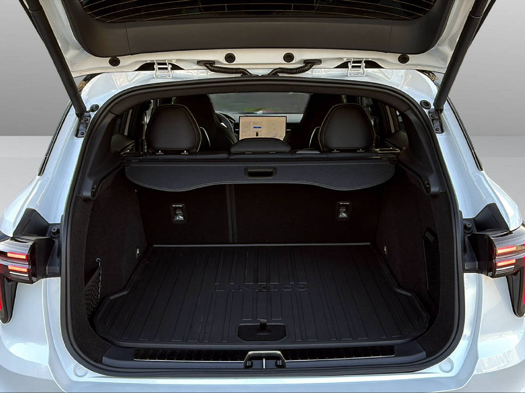 LYNK & CO 01 1.5 PHEV More-image-24