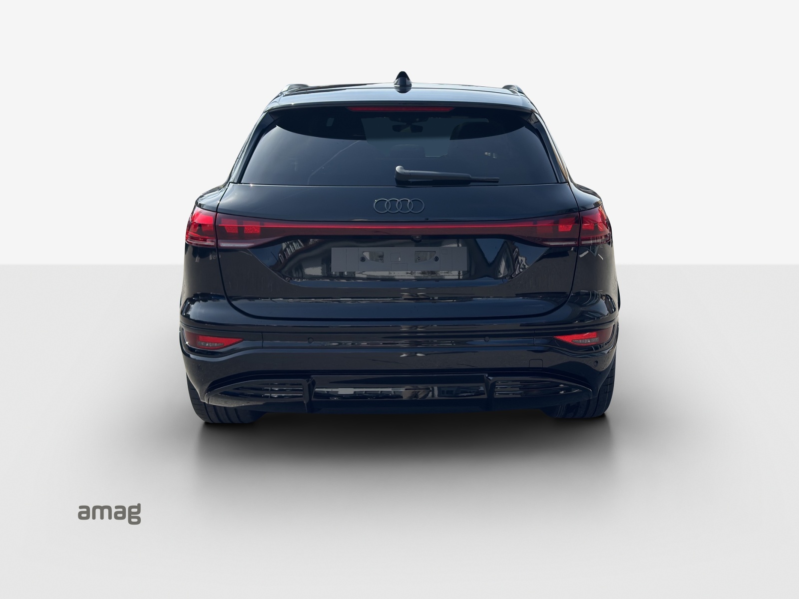 AUDI SQ6 e-tron quattro-showroom-element-3