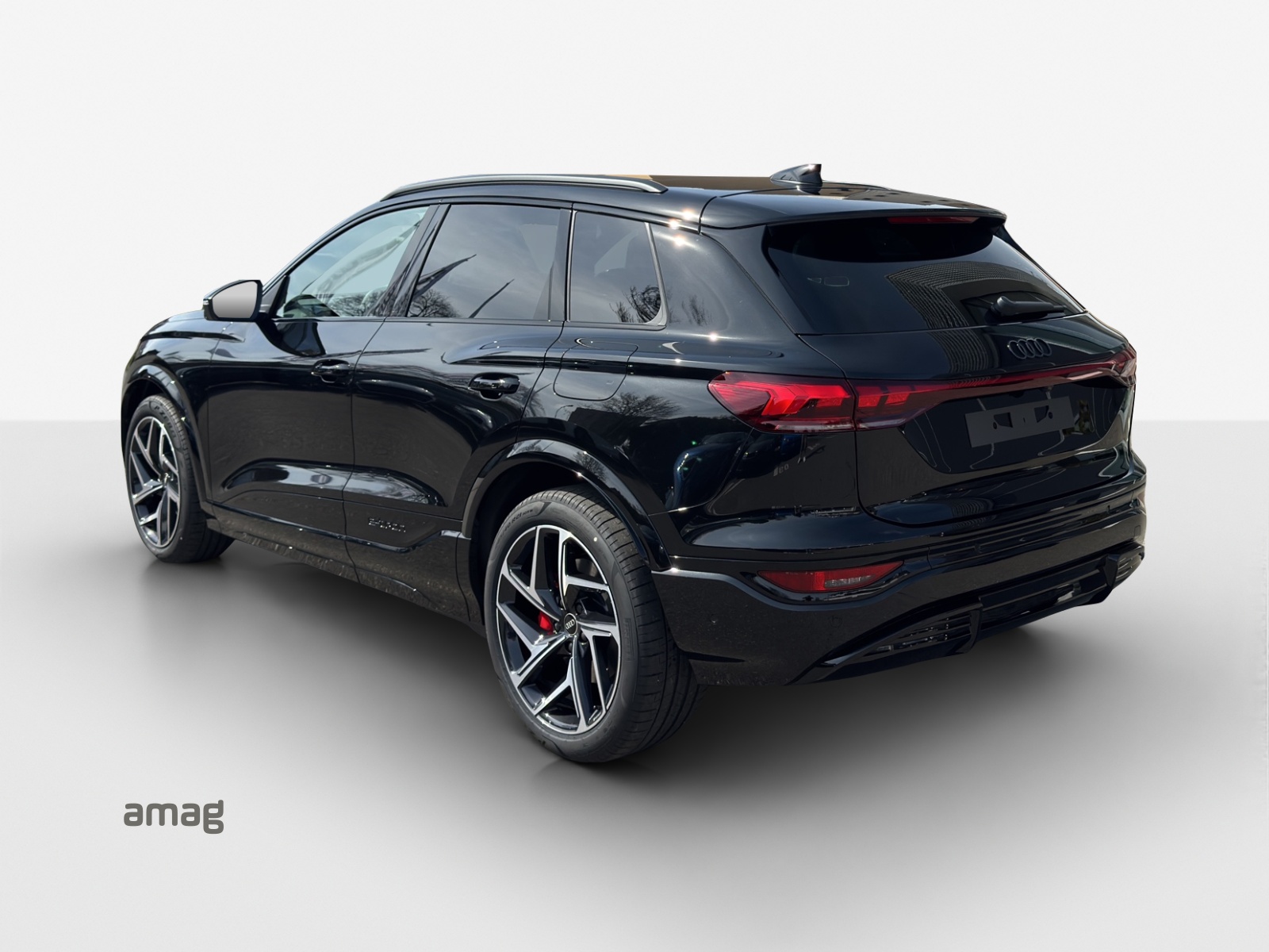 AUDI SQ6 e-tron quattro-showroom-element-2