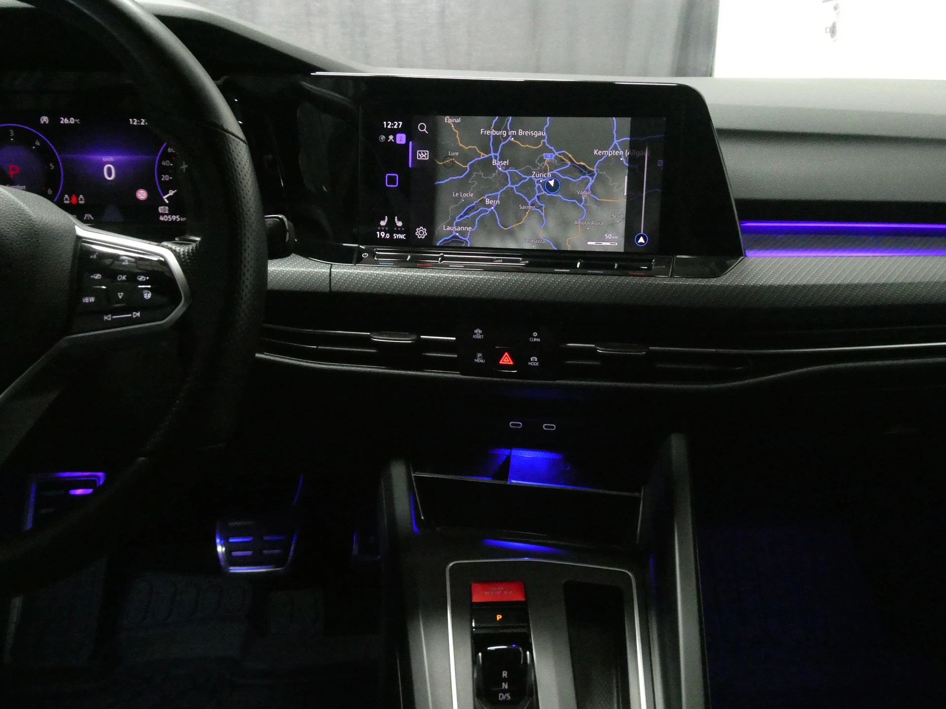 VW Golf Variant 2.0 TDI R-Line DSG - Black Style - IQ Light - Navi - Leder/Alcantara - Sportsitze - Ambiente - 150 PS-image-13