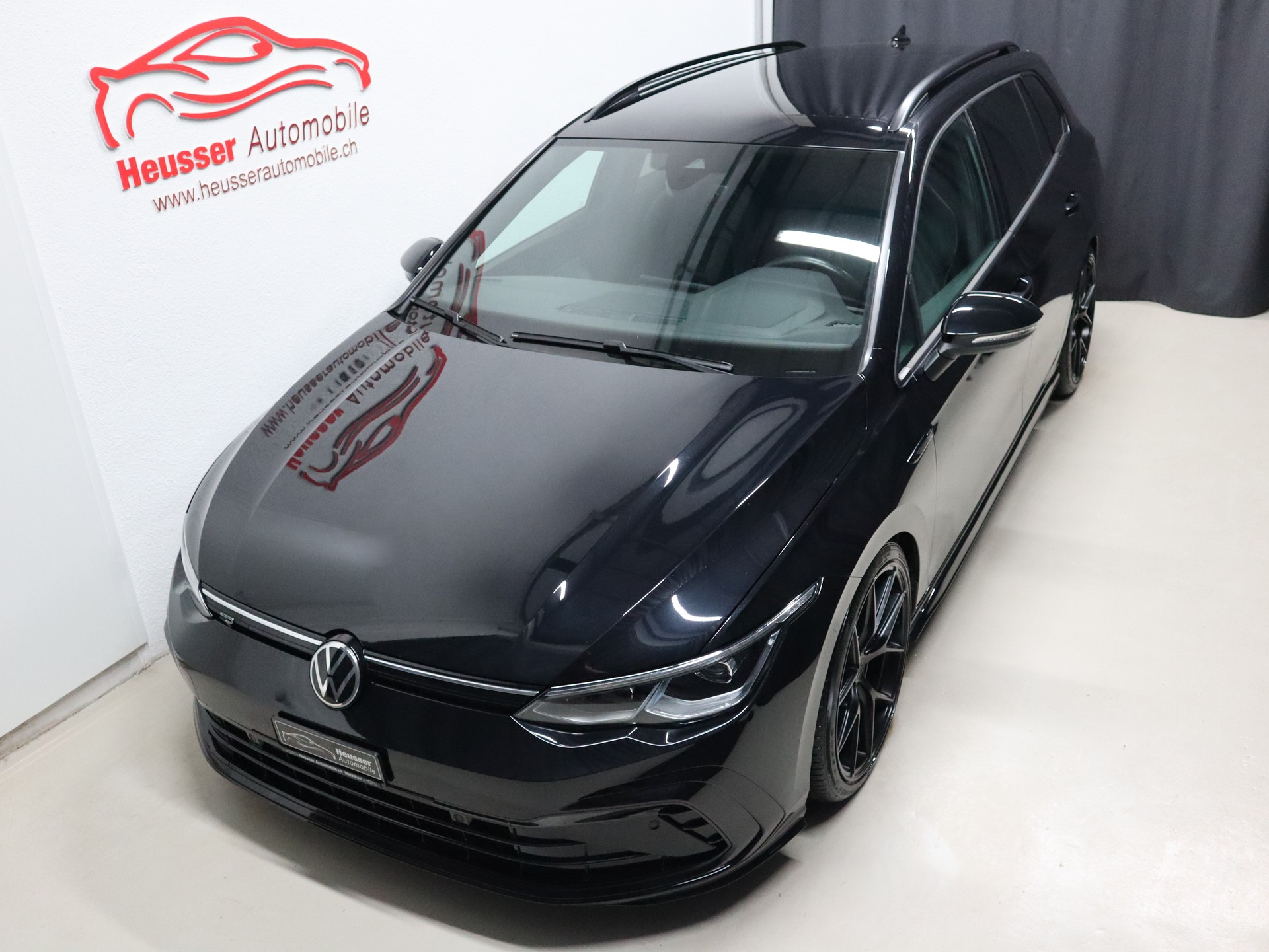 VW Golf Variant 2.0 TDI R-Line DSG - Black Style - IQ Light - Navi - Leder/Alcantara - Sportsitze - Ambiente - 150 PS-showroom-element-2
