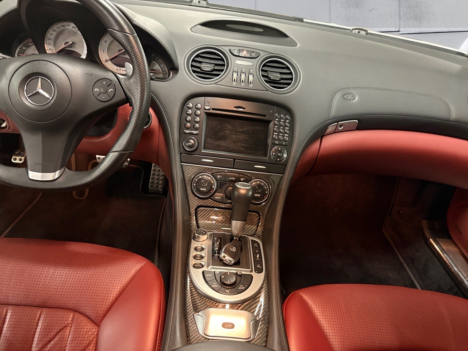 MERCEDES-BENZ SL 63 AMG Speedshift MCT / 1 ere main / Toit Pano-image-10