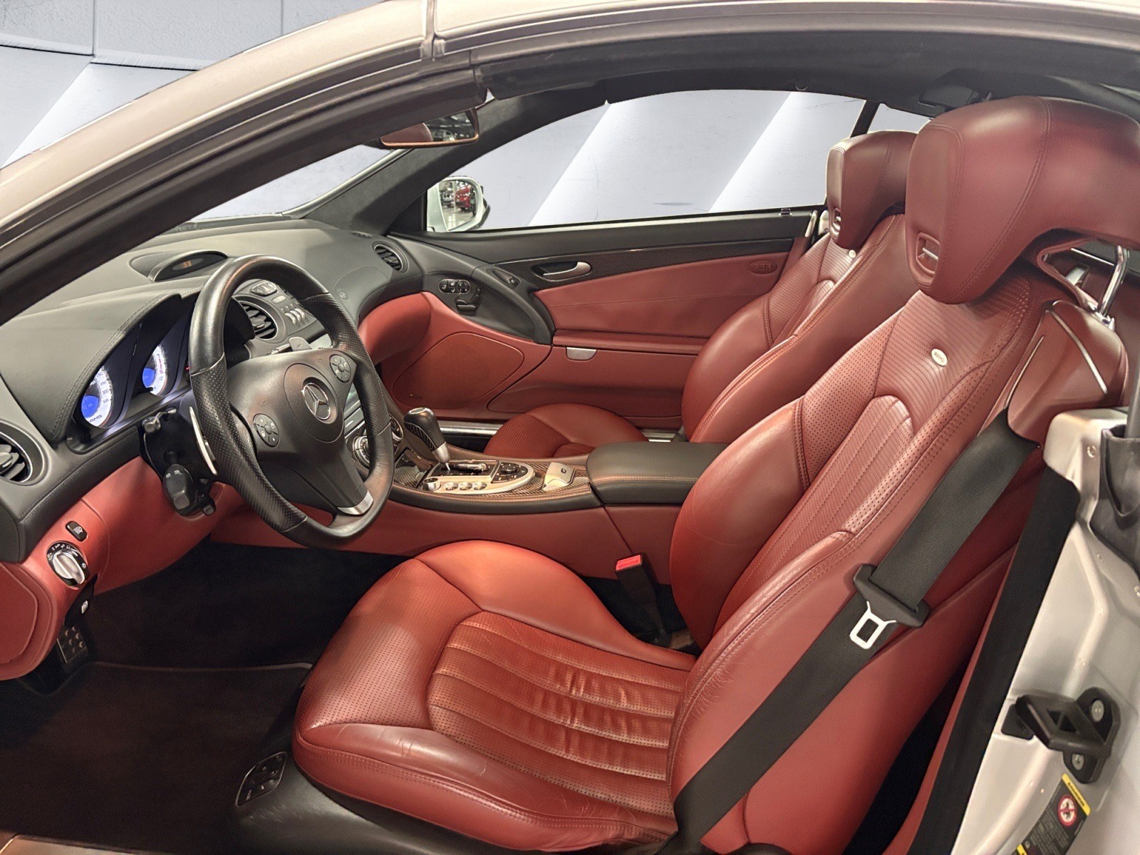 MERCEDES-BENZ SL 63 AMG Speedshift MCT / 1 ere main / Toit Pano-image-12