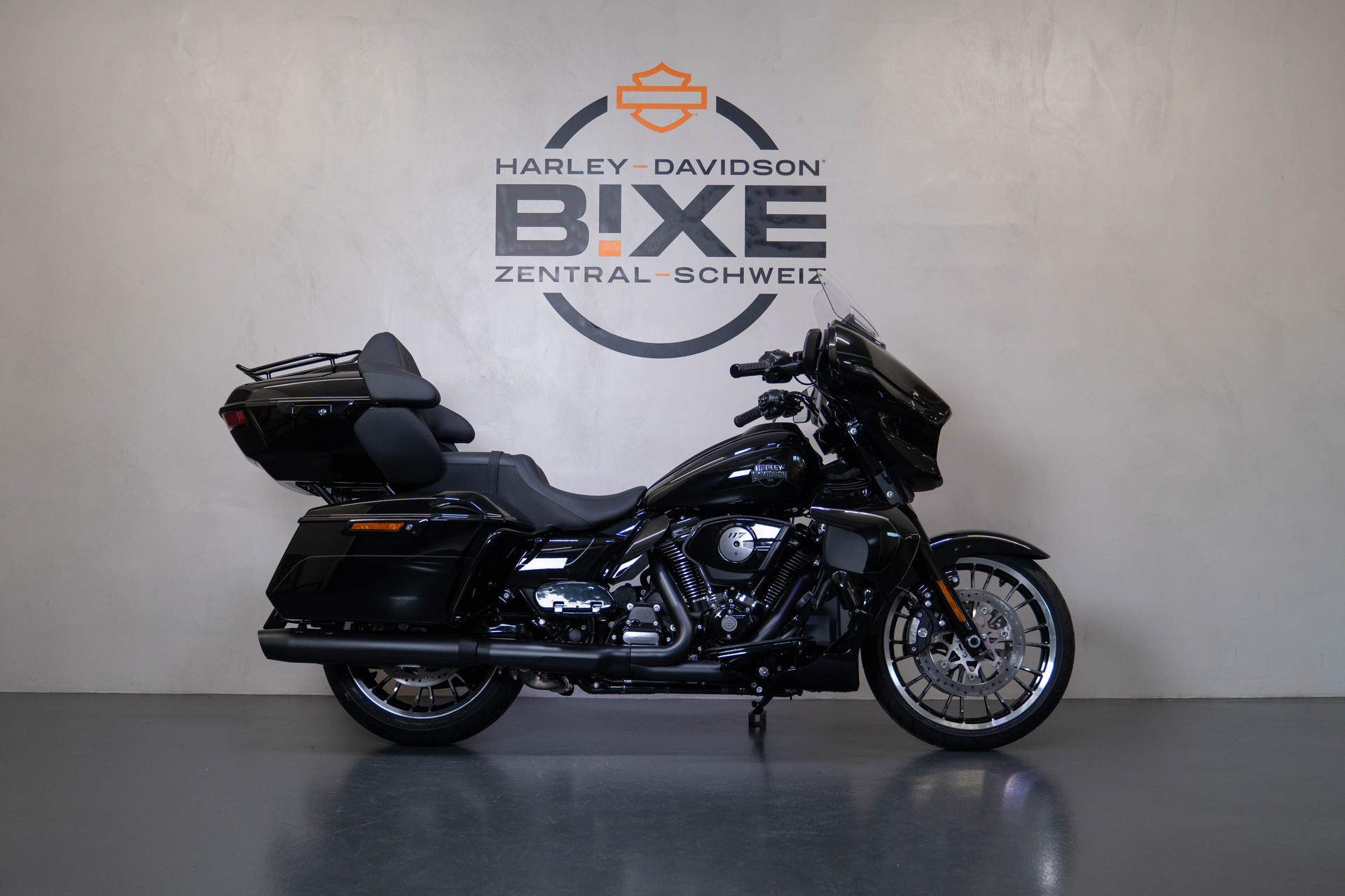 HARLEY-DAVIDSON FLHXL Street Glide Limited 117-image-0