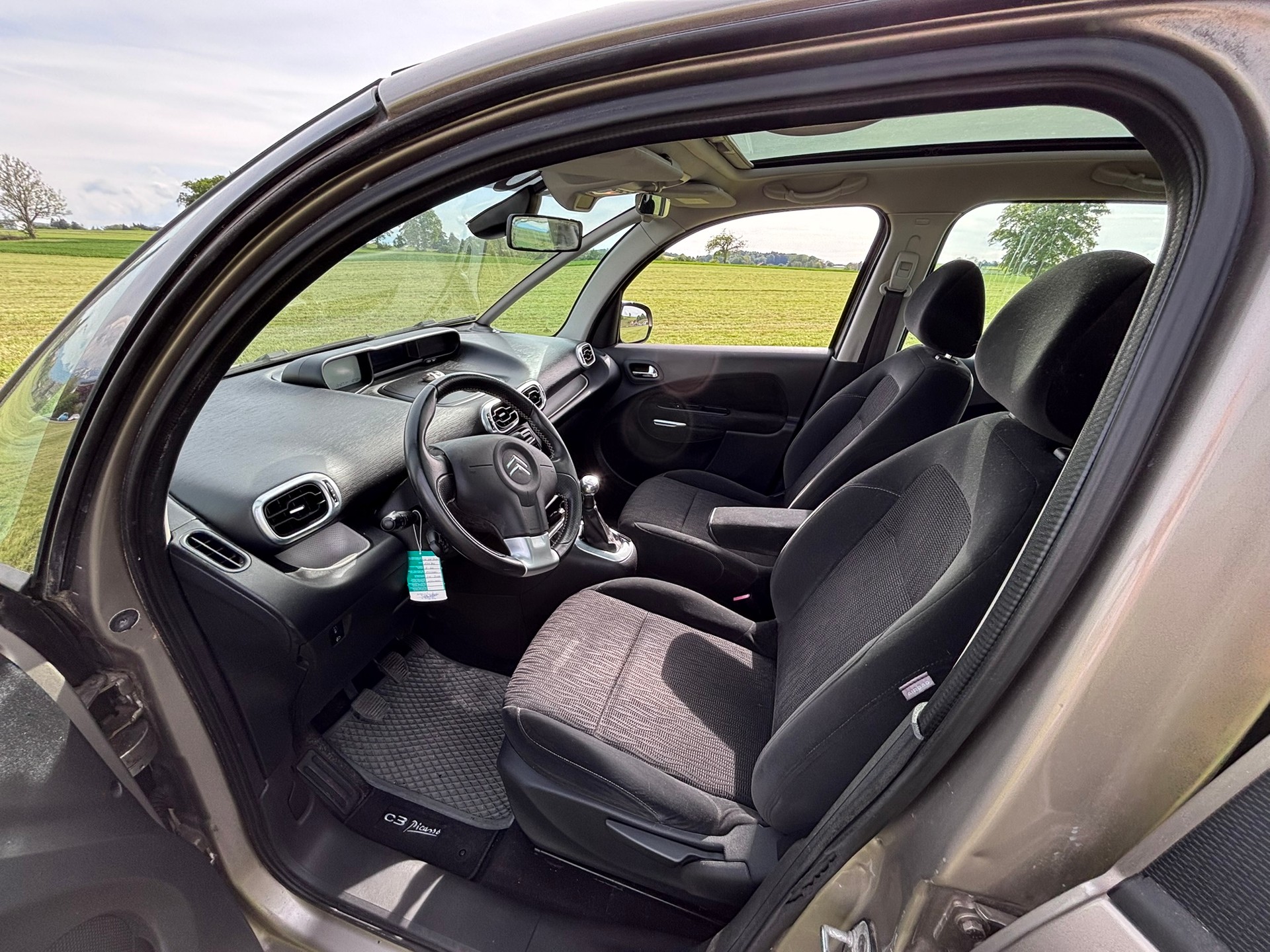 CITROEN C3 Picasso 1.4i 16V Exclusive-image-7