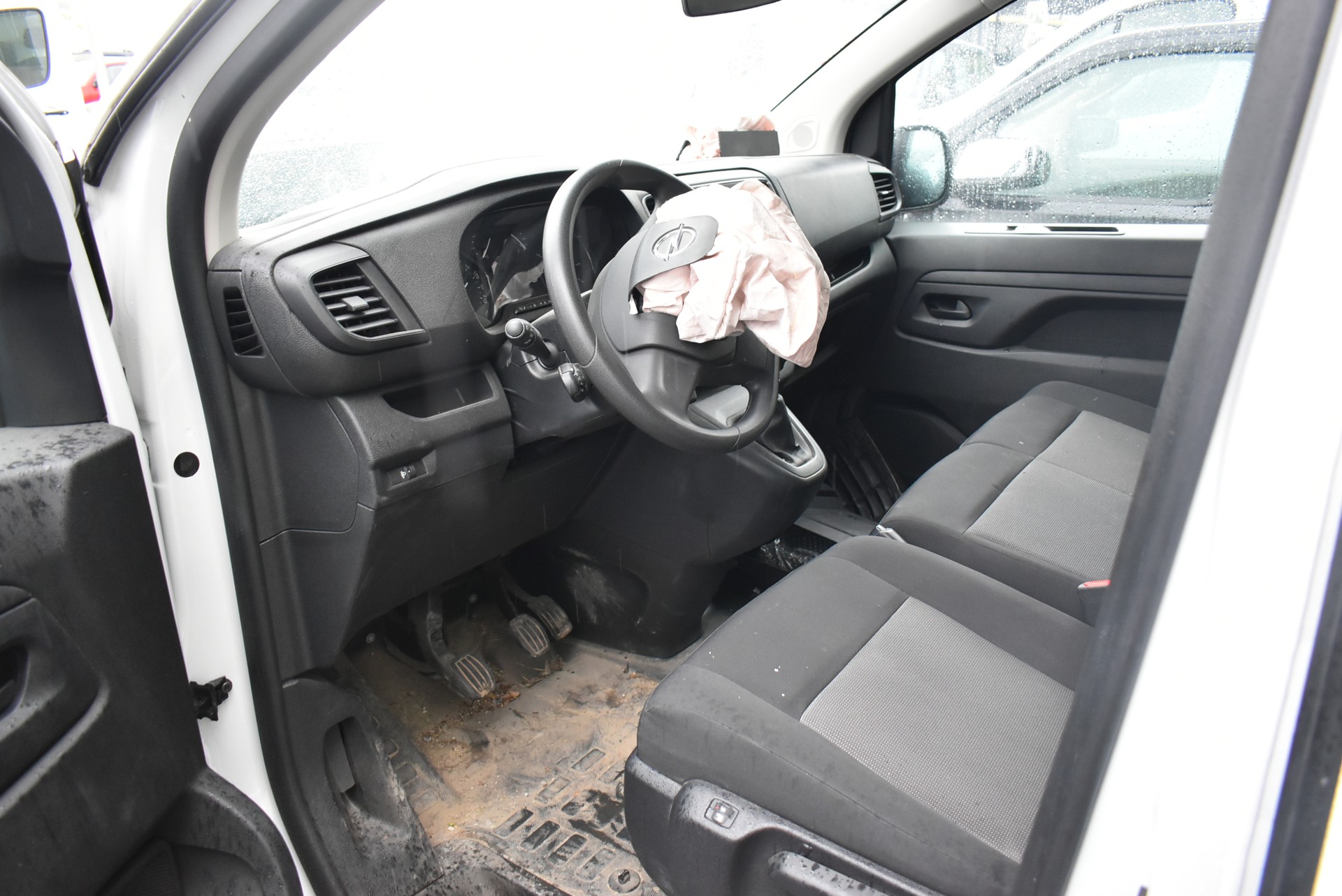 OPEL Vivaro Cargo 2.0 D s/s M-image-1