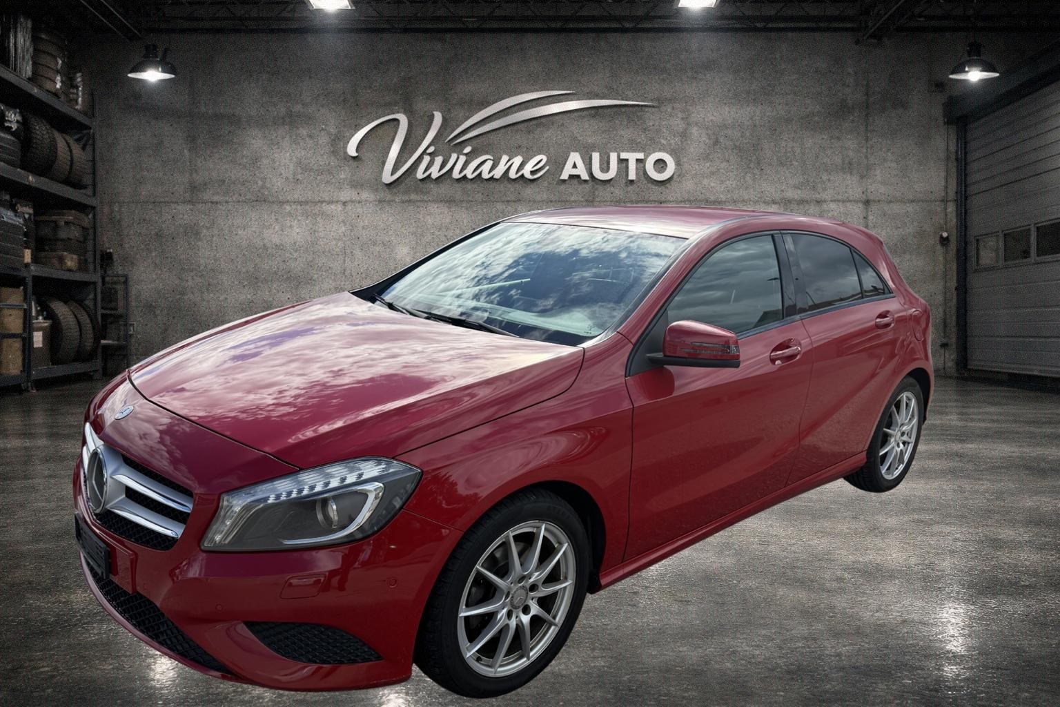 MERCEDES-BENZ A 180 Urban 7G-DCT-showroom-element-1