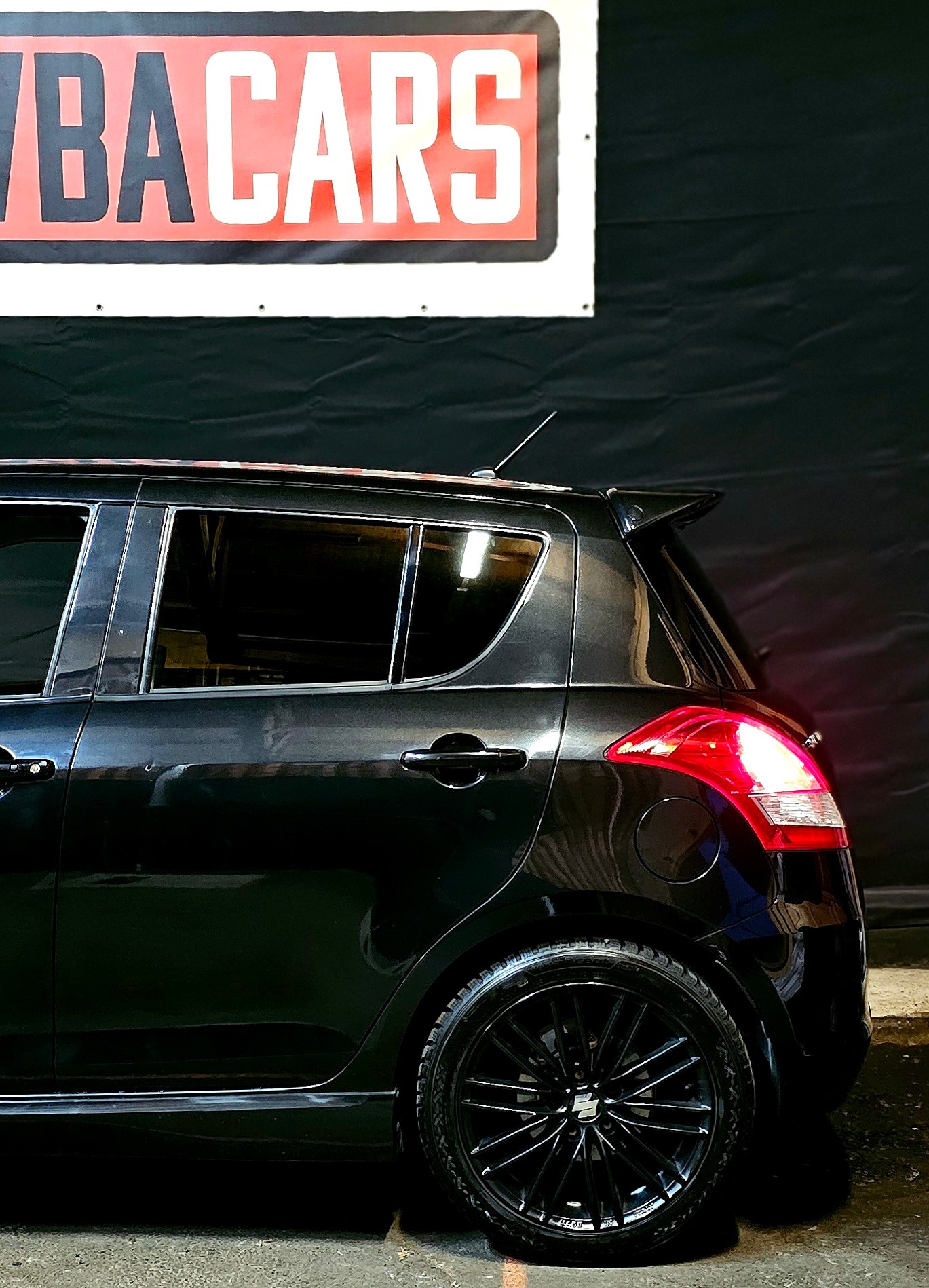 SUZUKI Swift 1.6i 16V Sport Sergio Cellano FULL BLACK-showroom-element-3