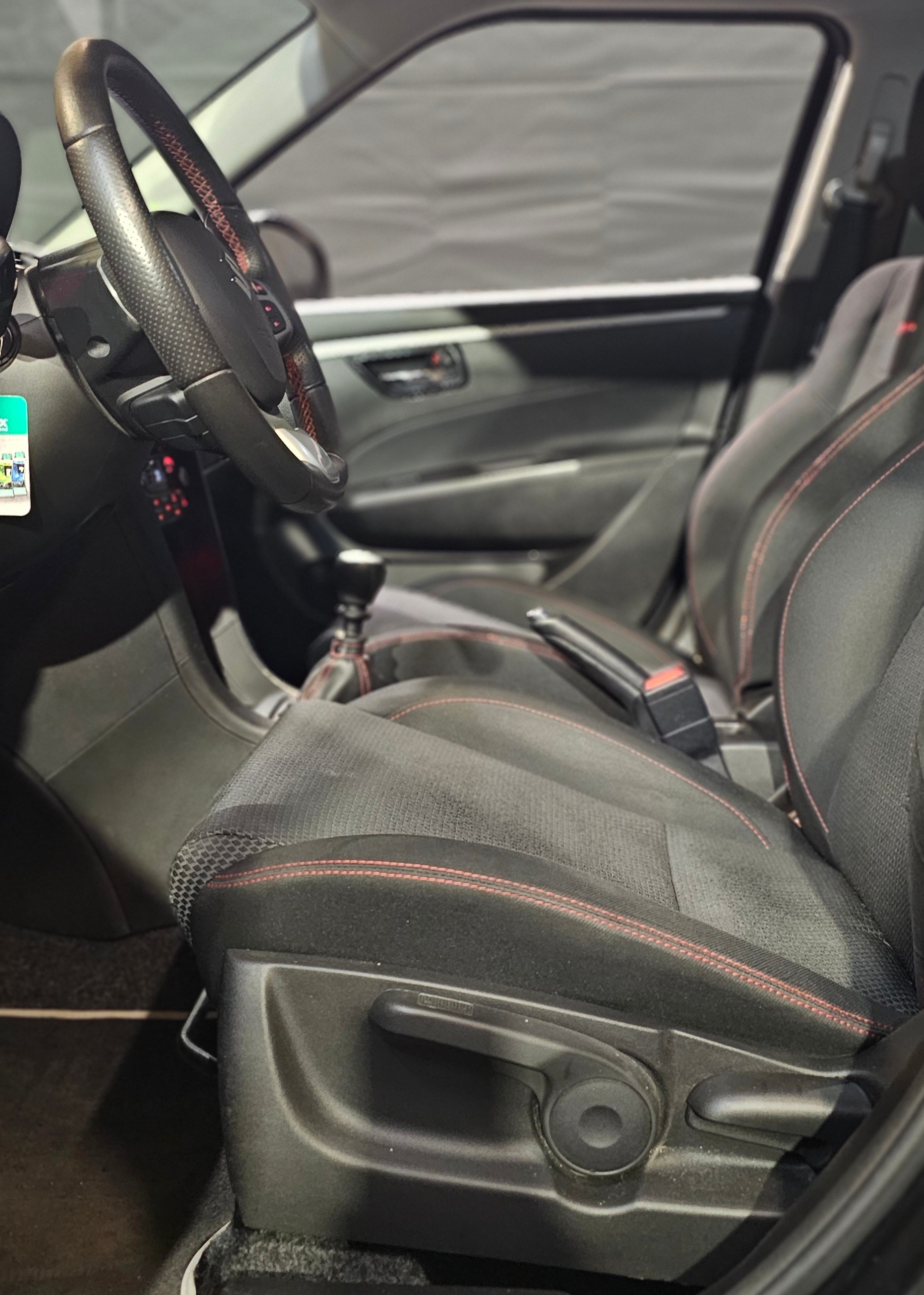 SUZUKI Swift 1.6i 16V Sport Sergio Cellano FULL BLACK-image-13