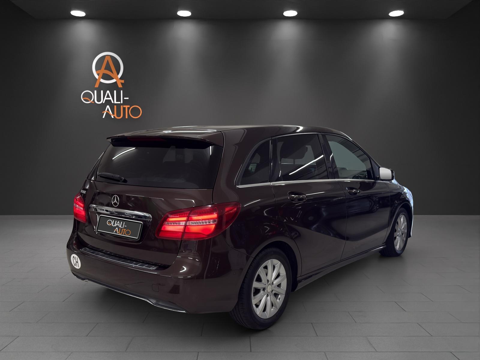 MERCEDES-BENZ B 180 AMG Line 7G-DCT-image-5